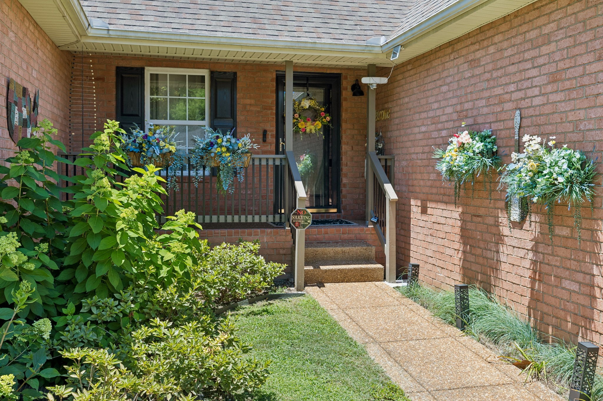 124 W Braxton Ln
