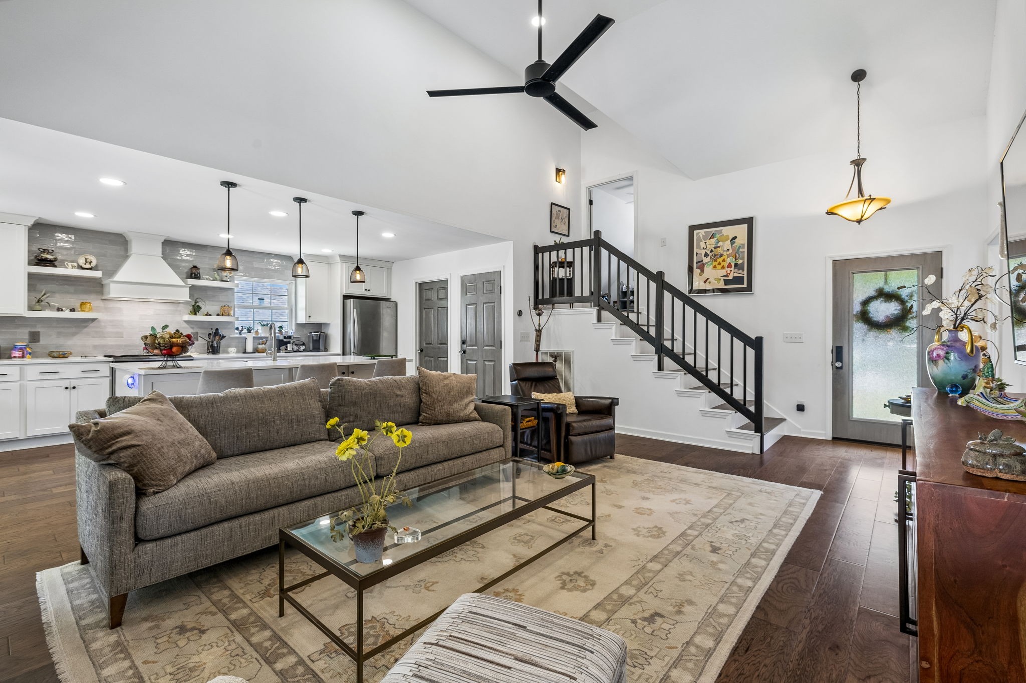 124 W Braxton Ln