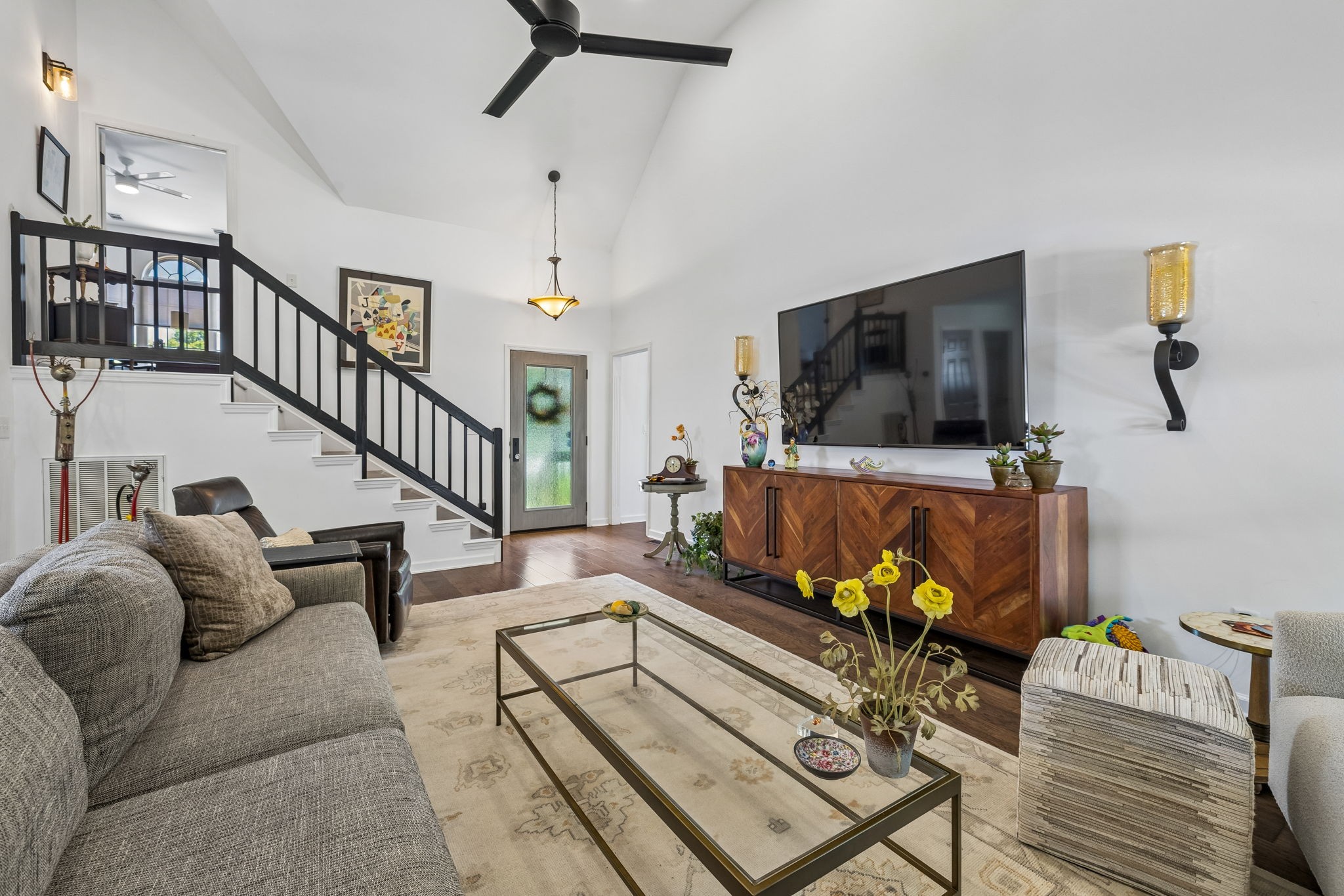 124 W Braxton Ln
