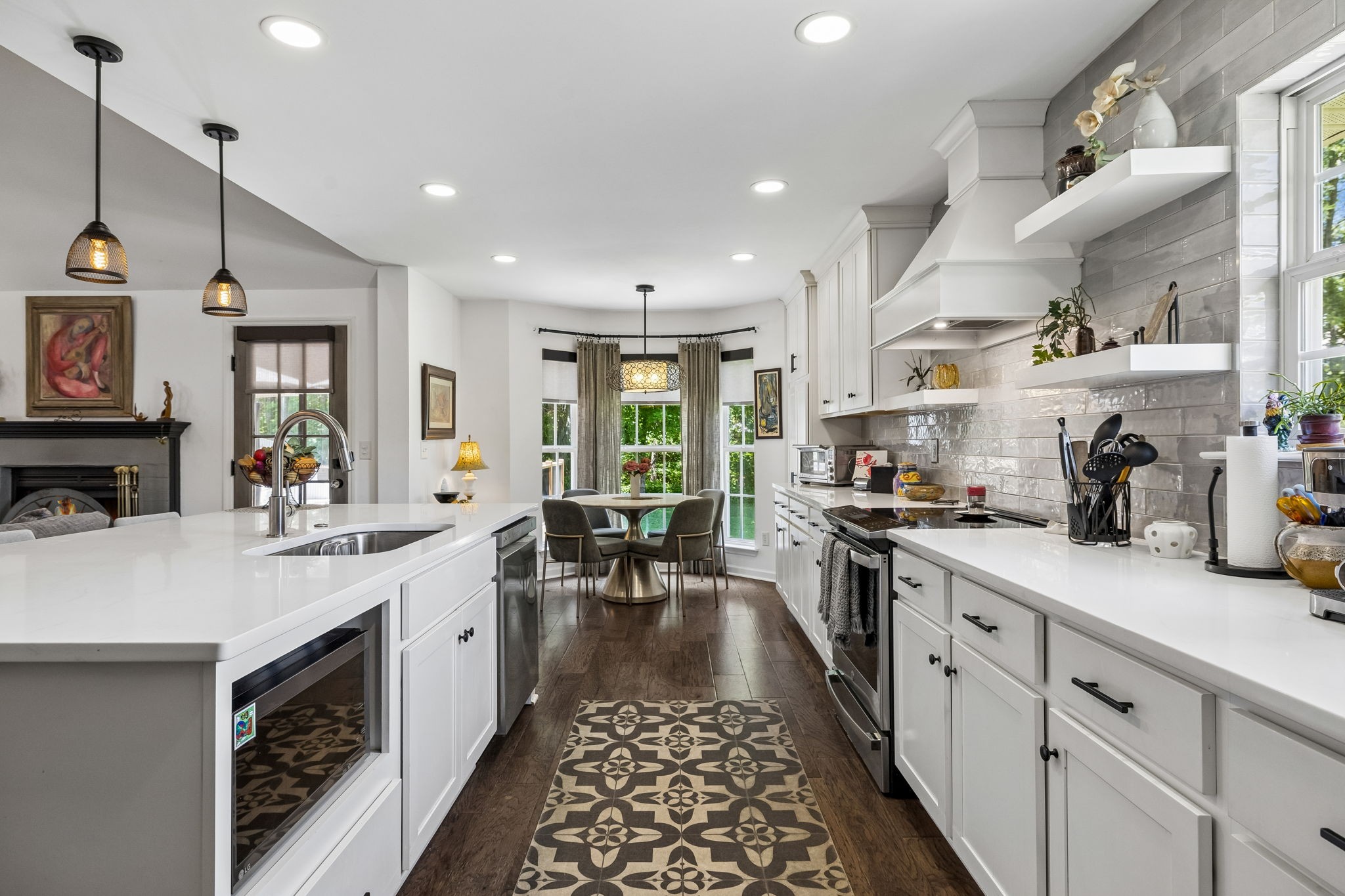 124 W Braxton Ln