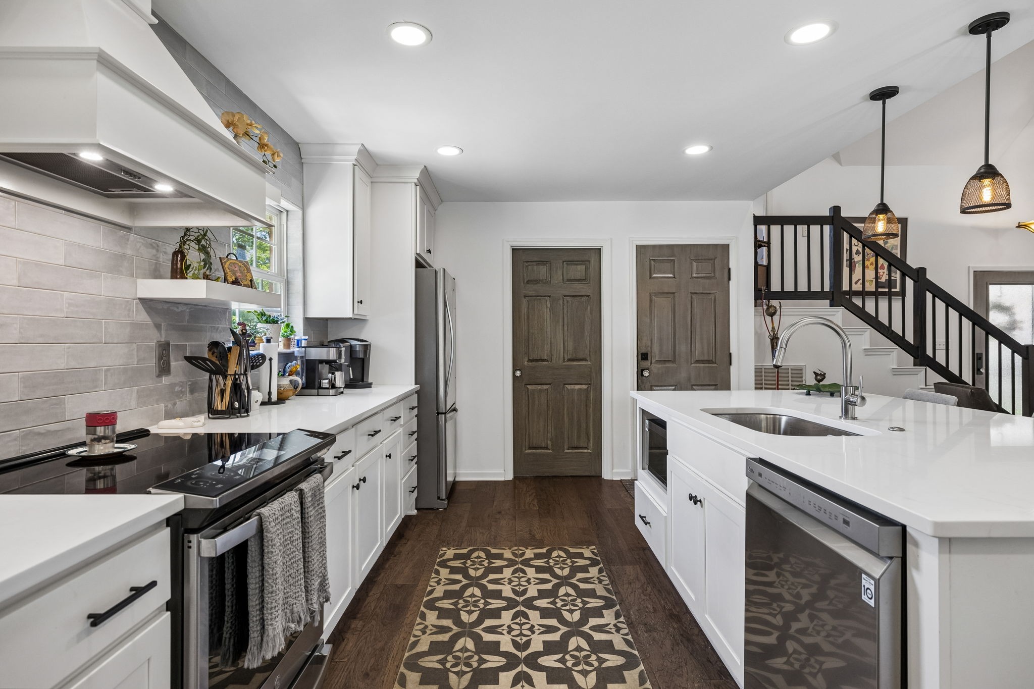 124 W Braxton Ln
