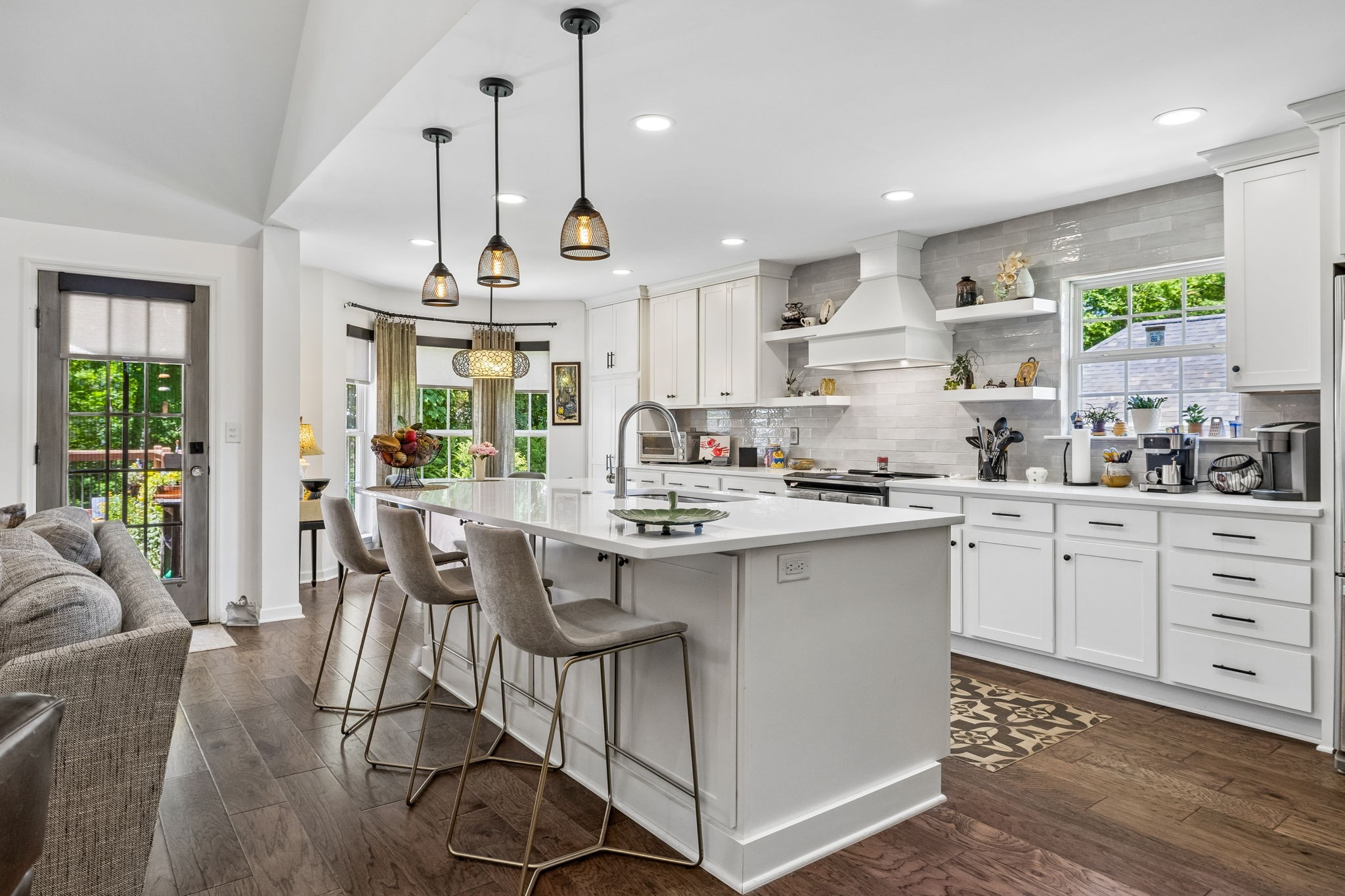 124 W Braxton Ln