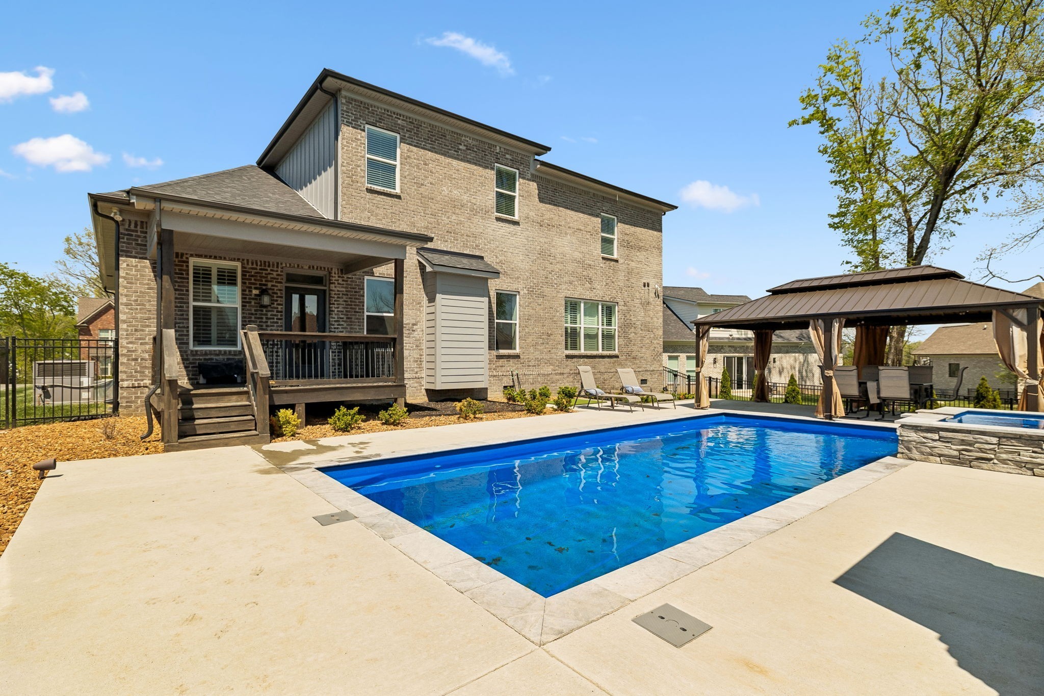 1008 Quillen Way