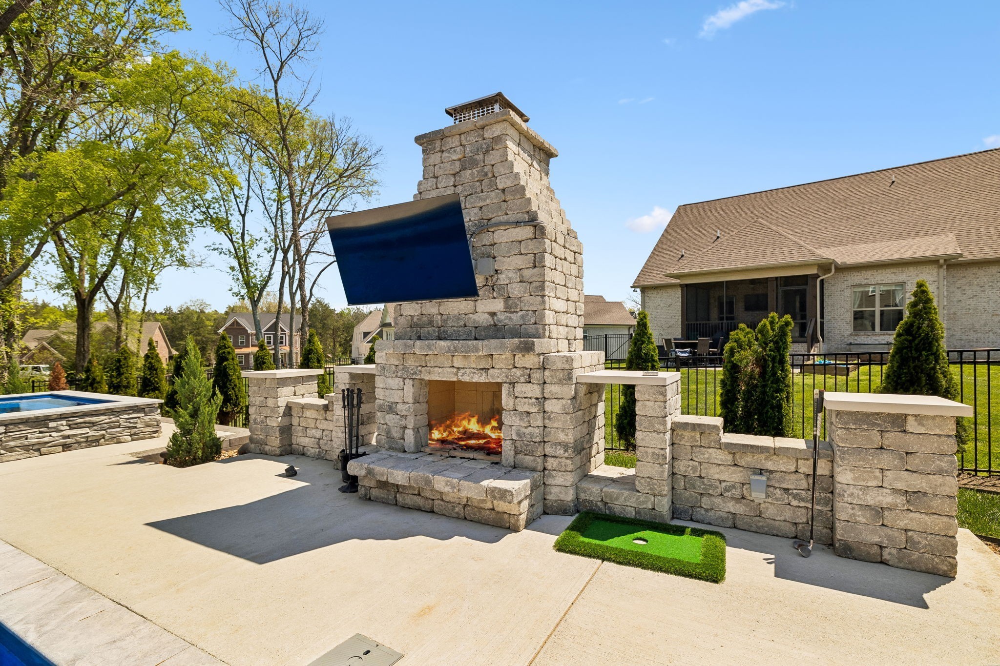 1008 Quillen Way