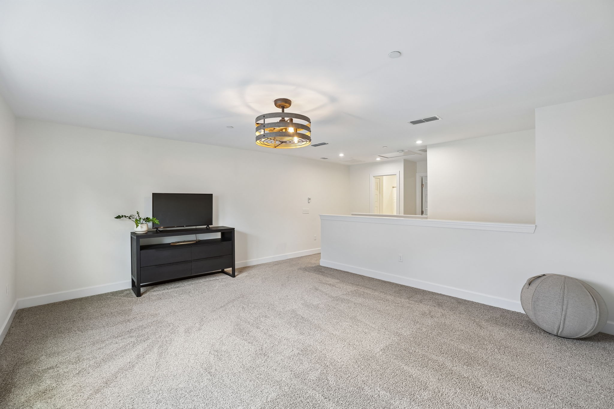 4044 Rosa Dr