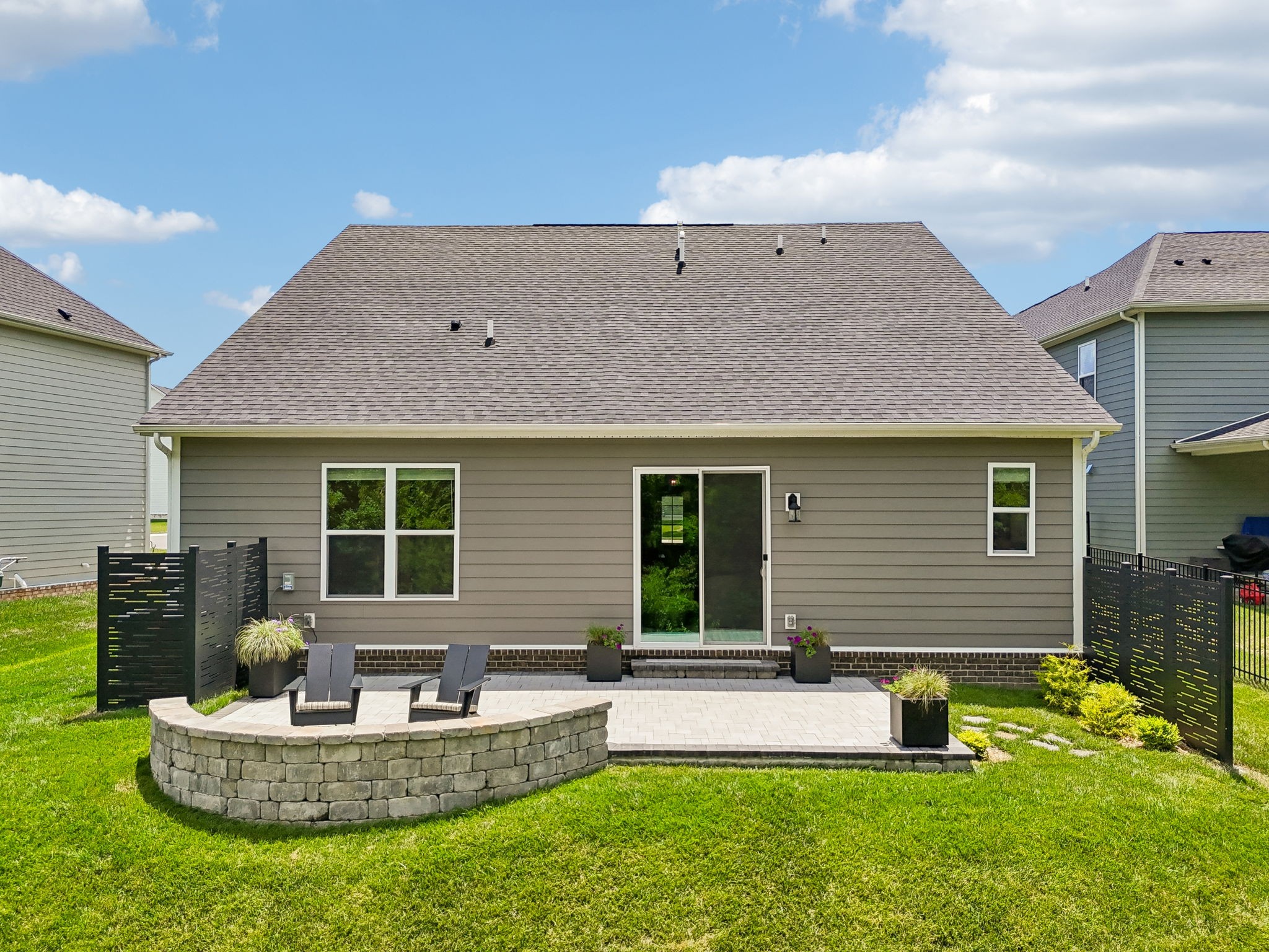 4044 Rosa Dr