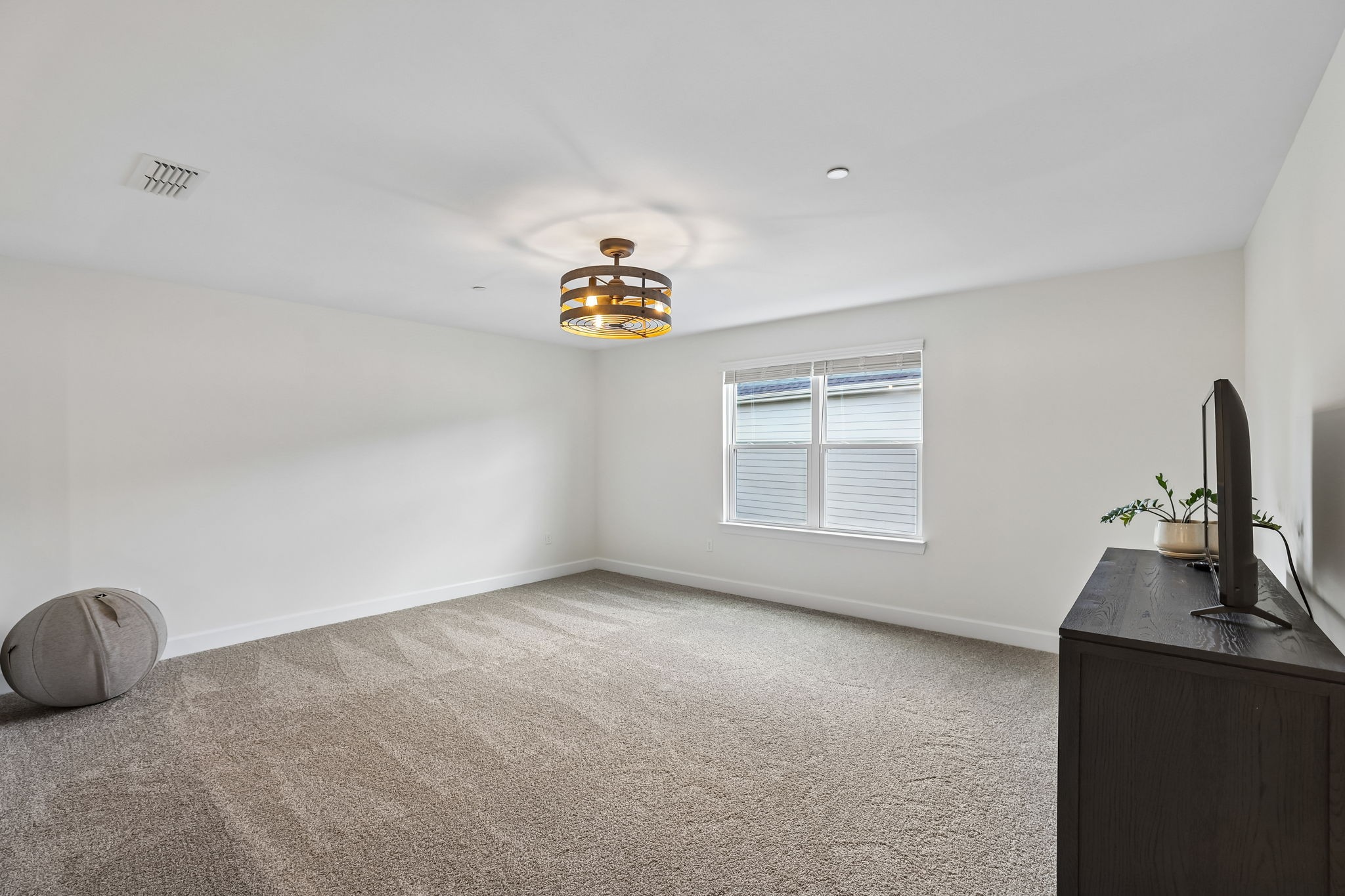 4044 Rosa Dr