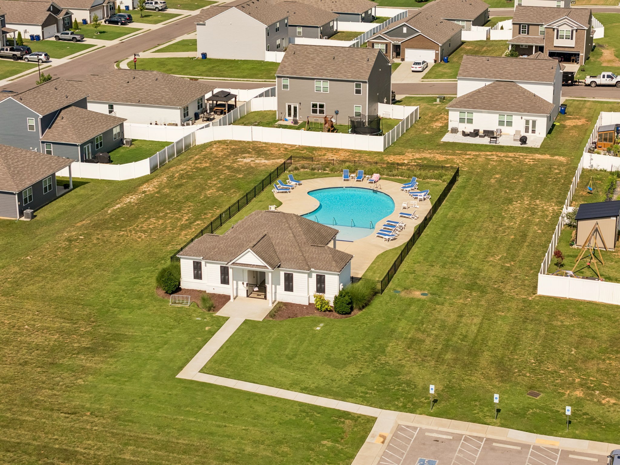432 Lauren Ln