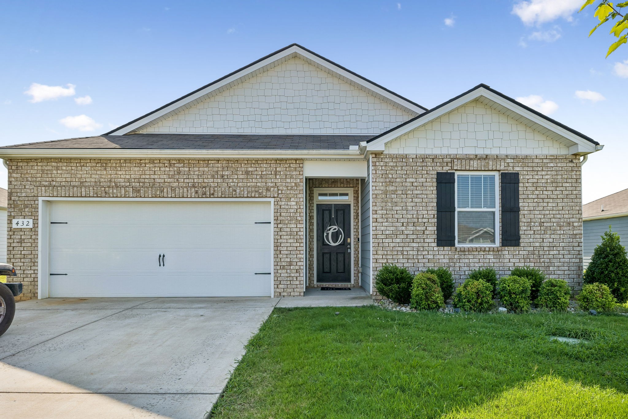 432 Lauren Ln