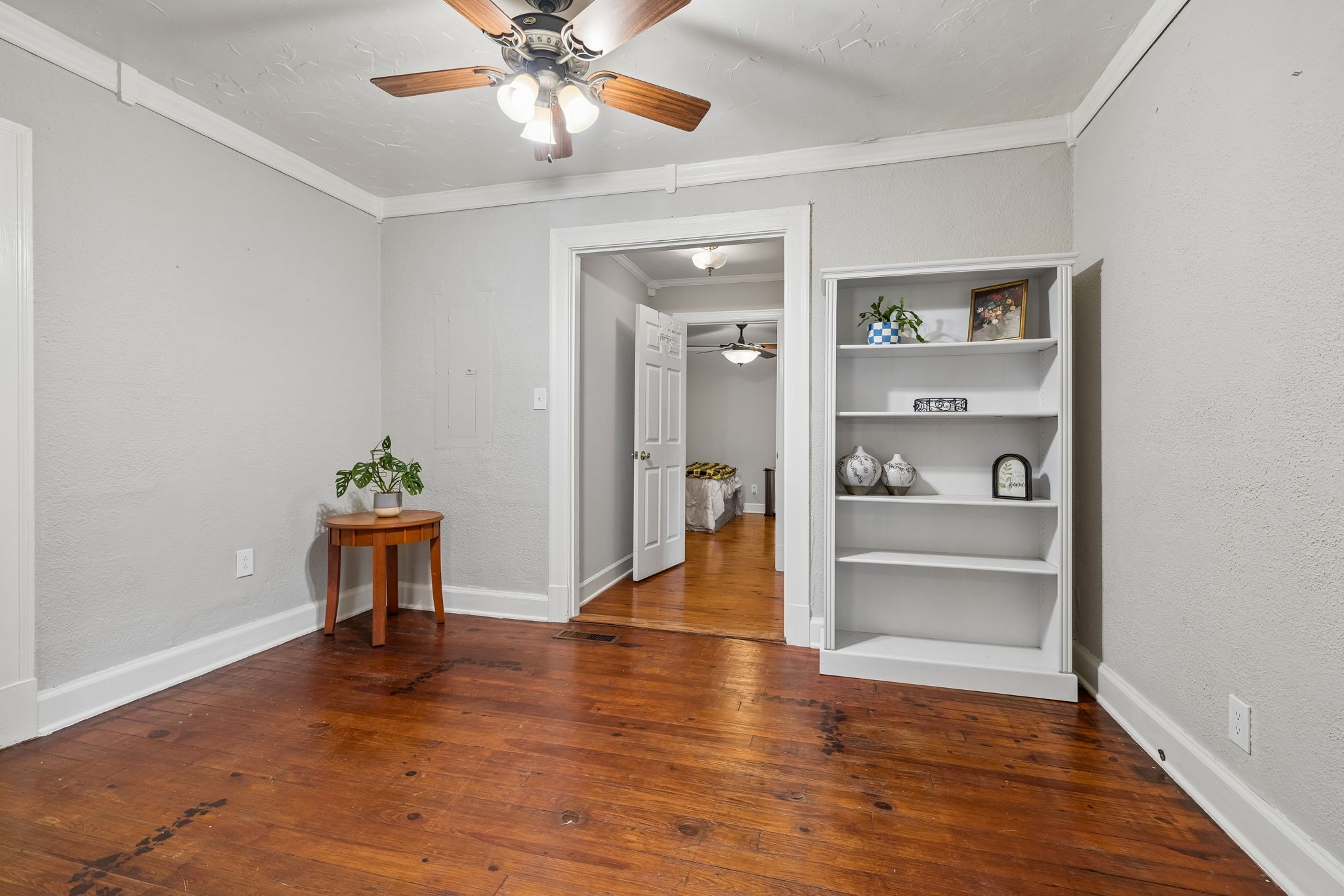 1804 Mars St