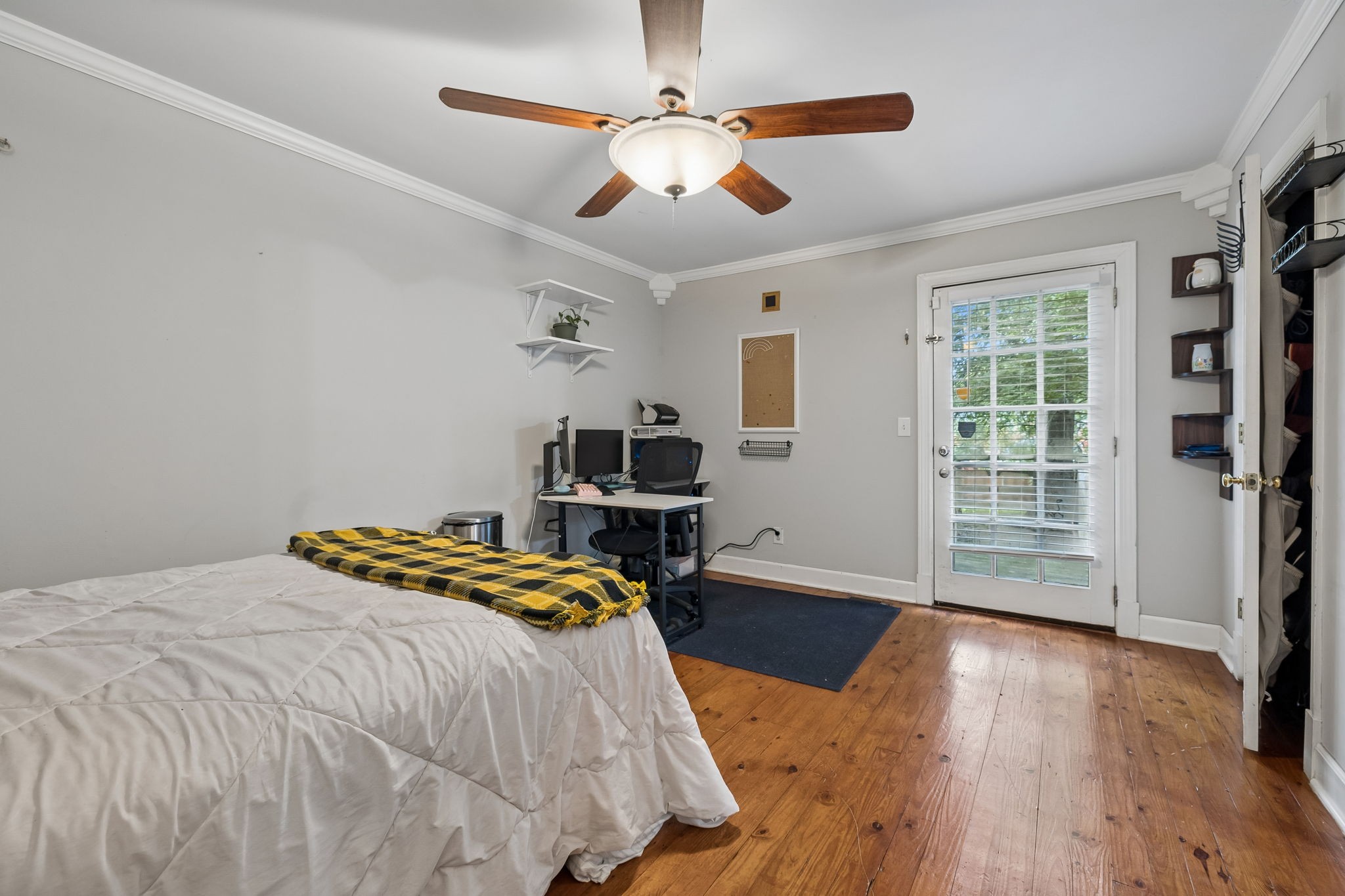1804 Mars St