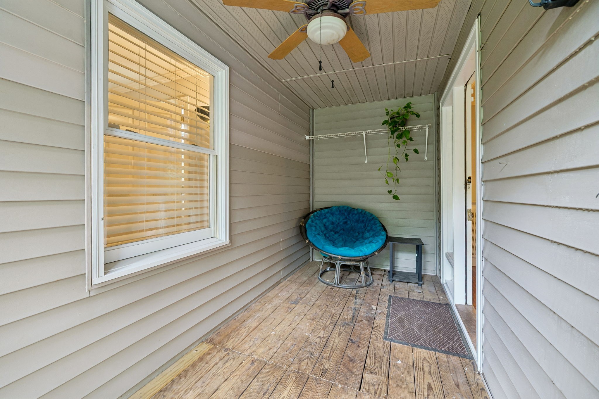 1804 Mars St