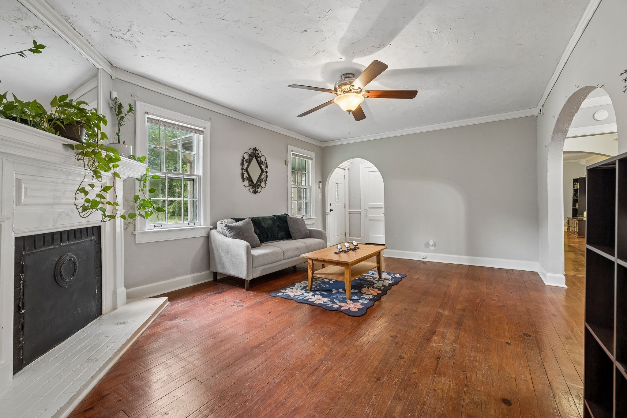 1804 Mars St