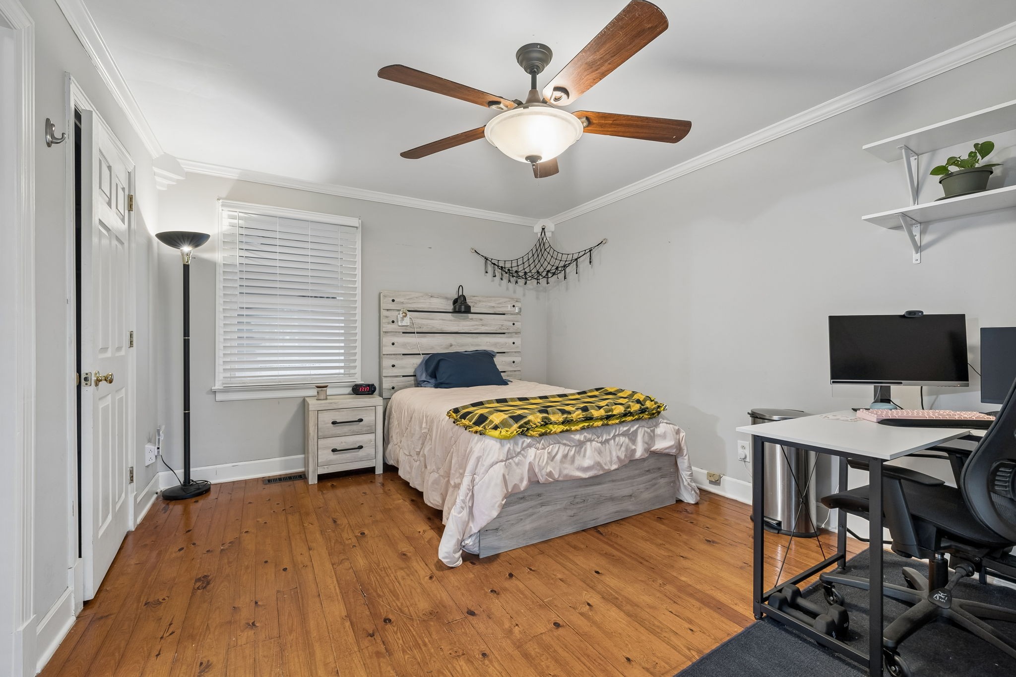 1804 Mars St