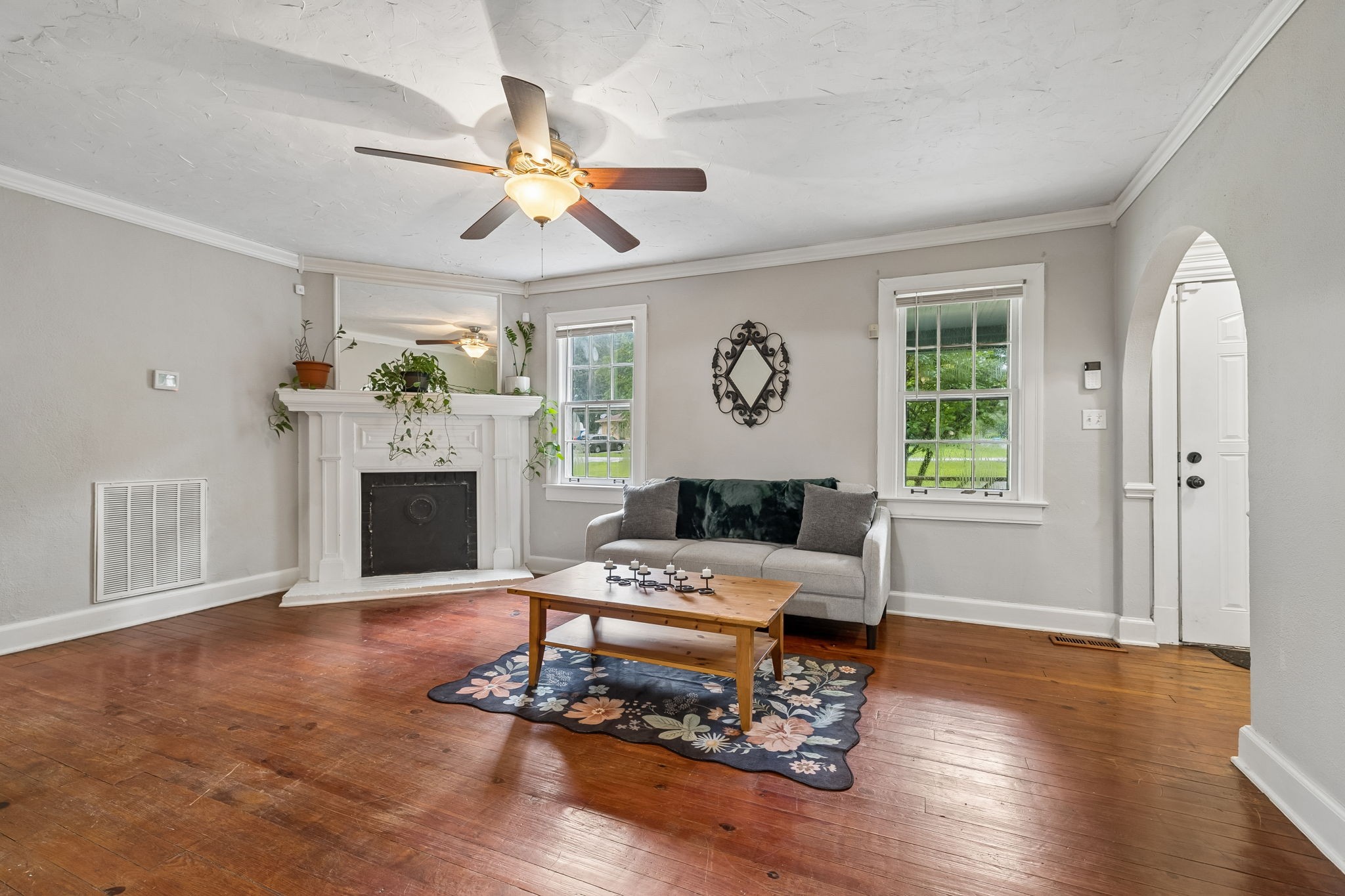 1804 Mars St