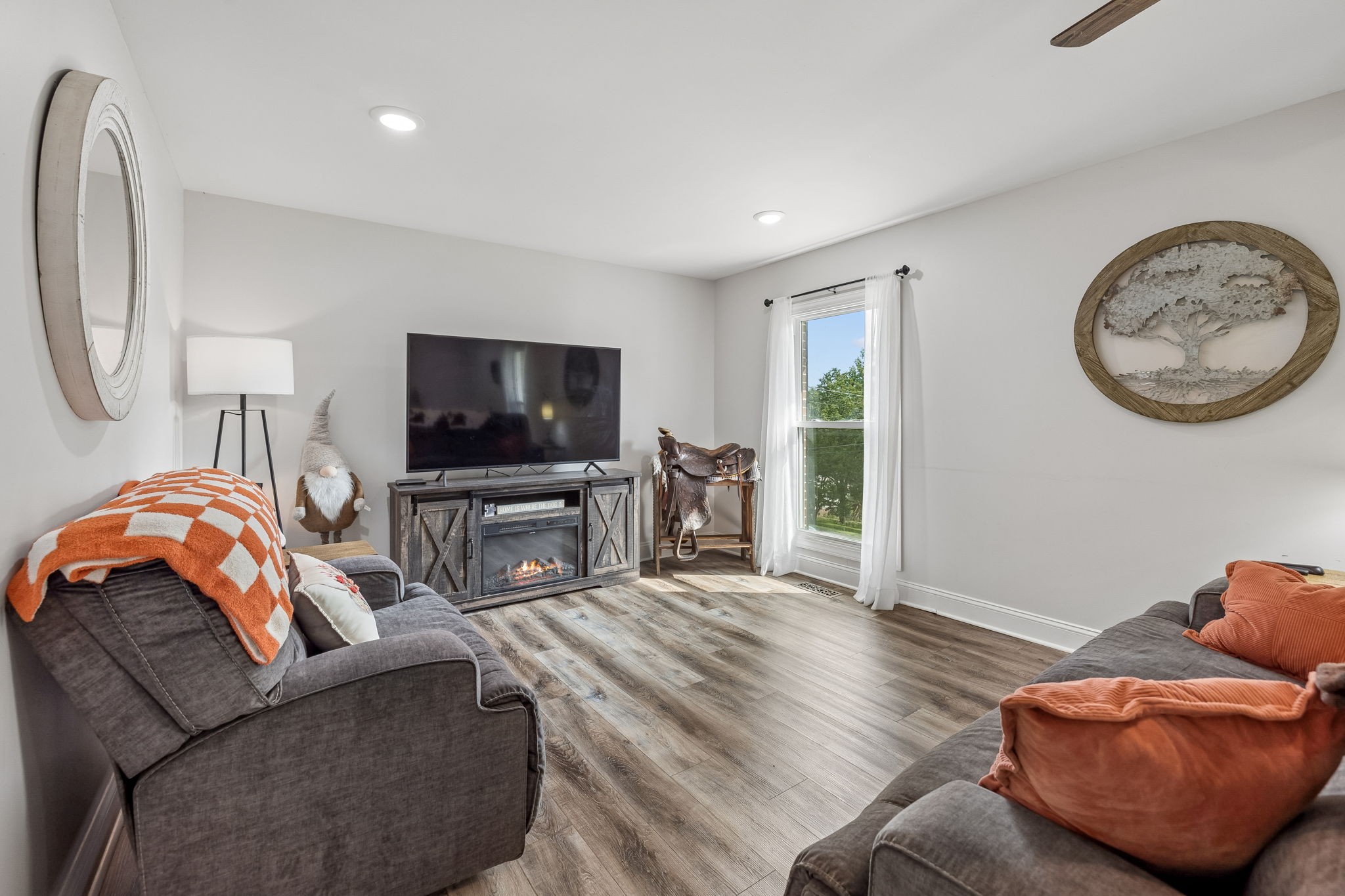 132 Hillwood Dr