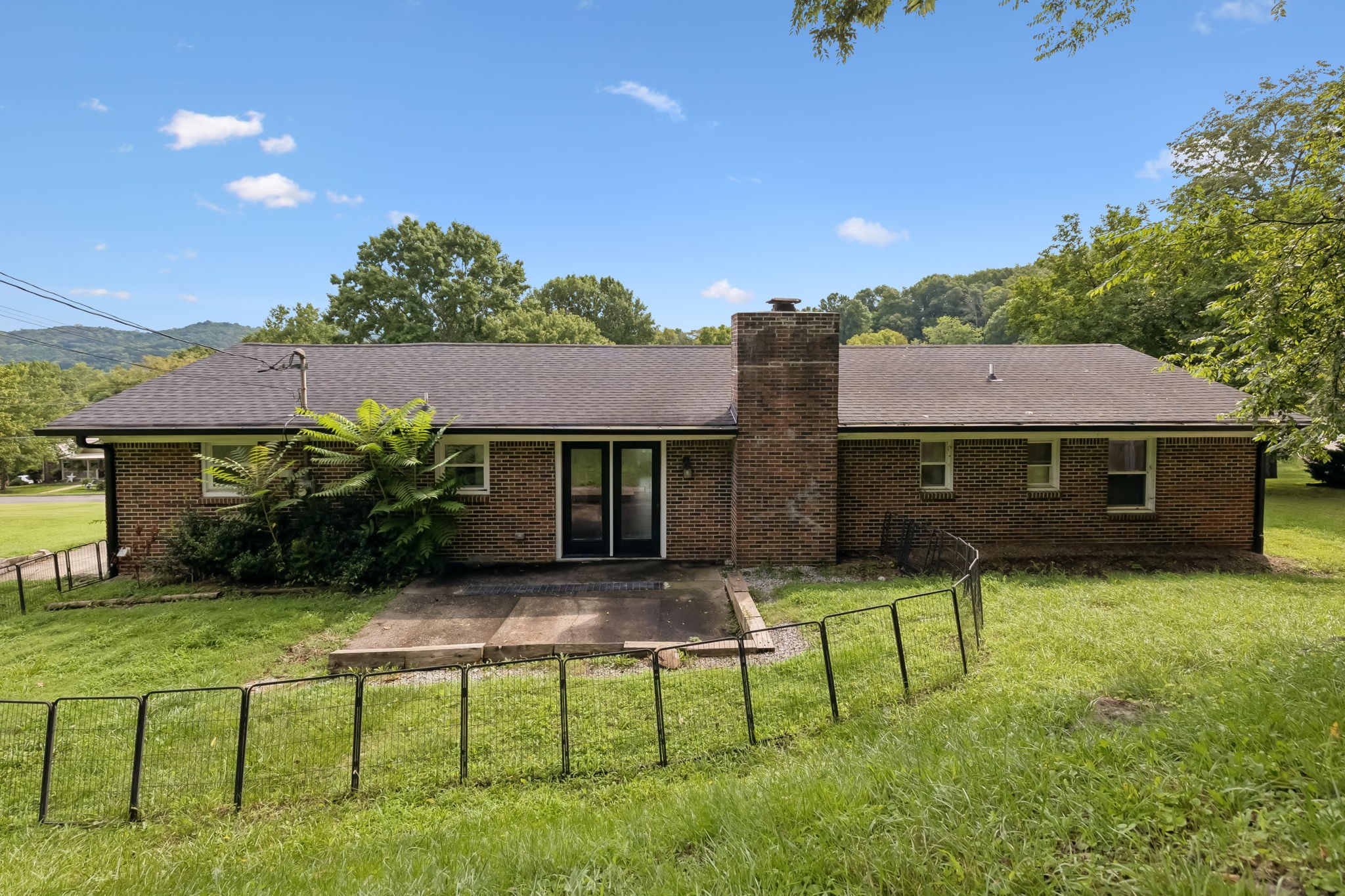 132 Hillwood Dr