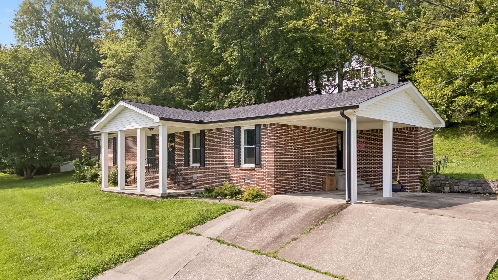 132 Hillwood Dr