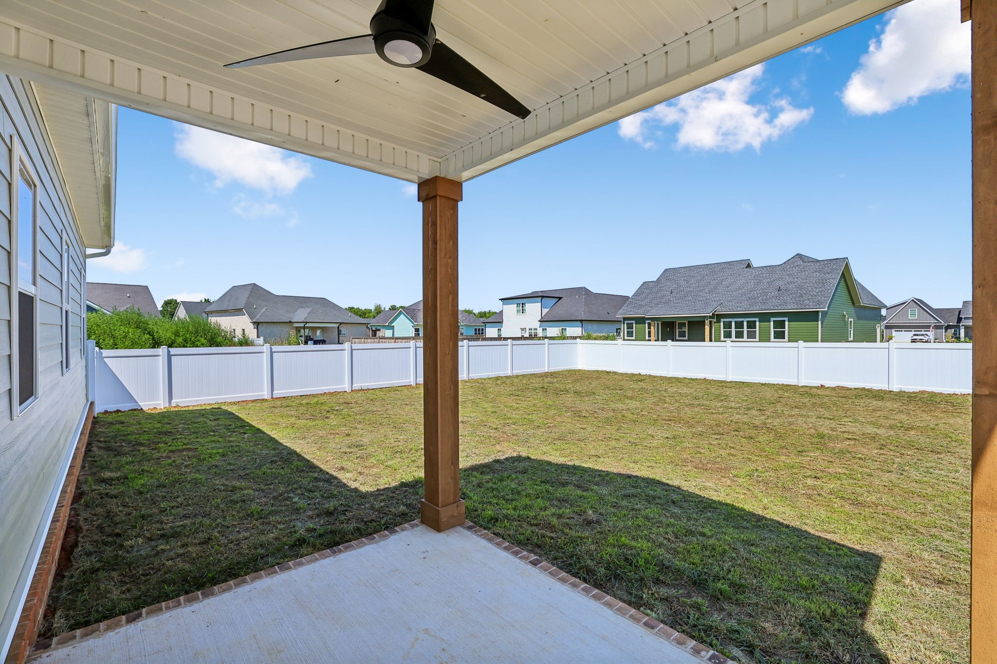 10109 Whitehorn Ln