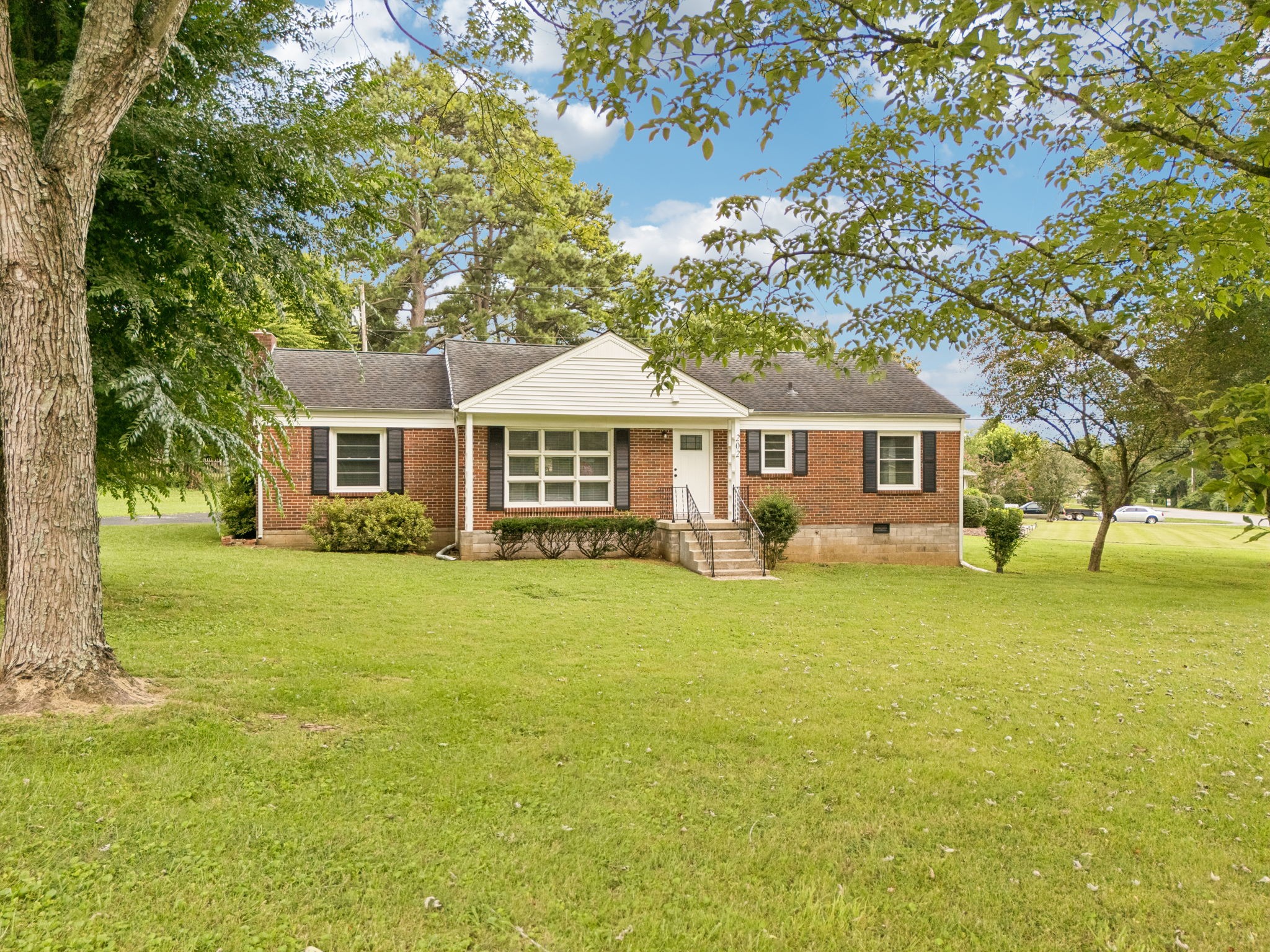 202 Jackson Heights Rd