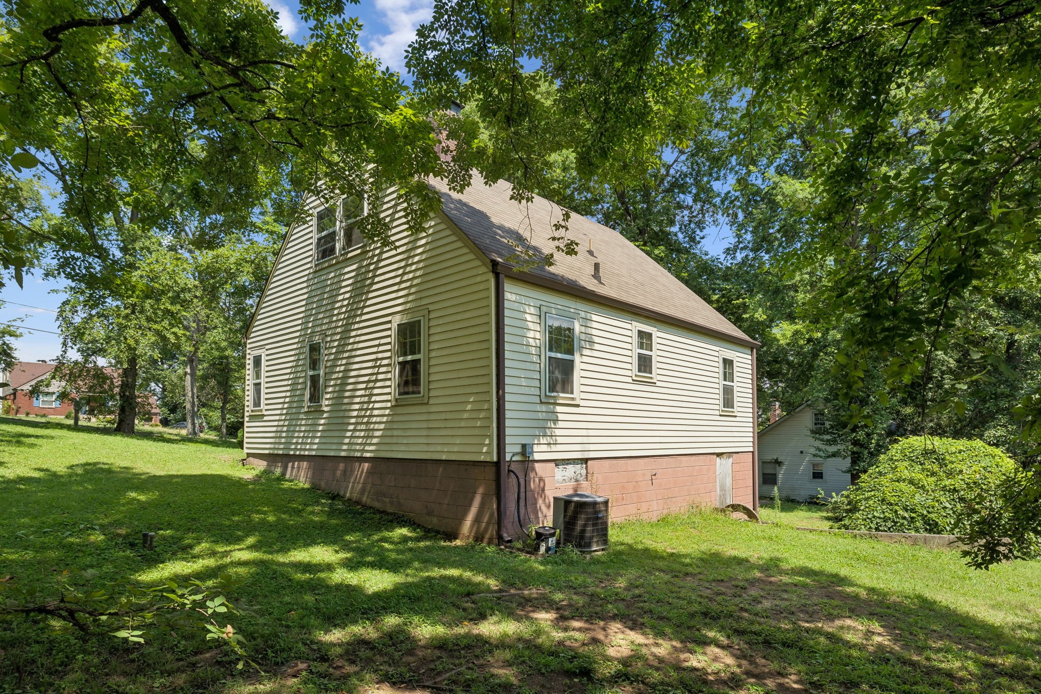 210 Cliffdale Rd