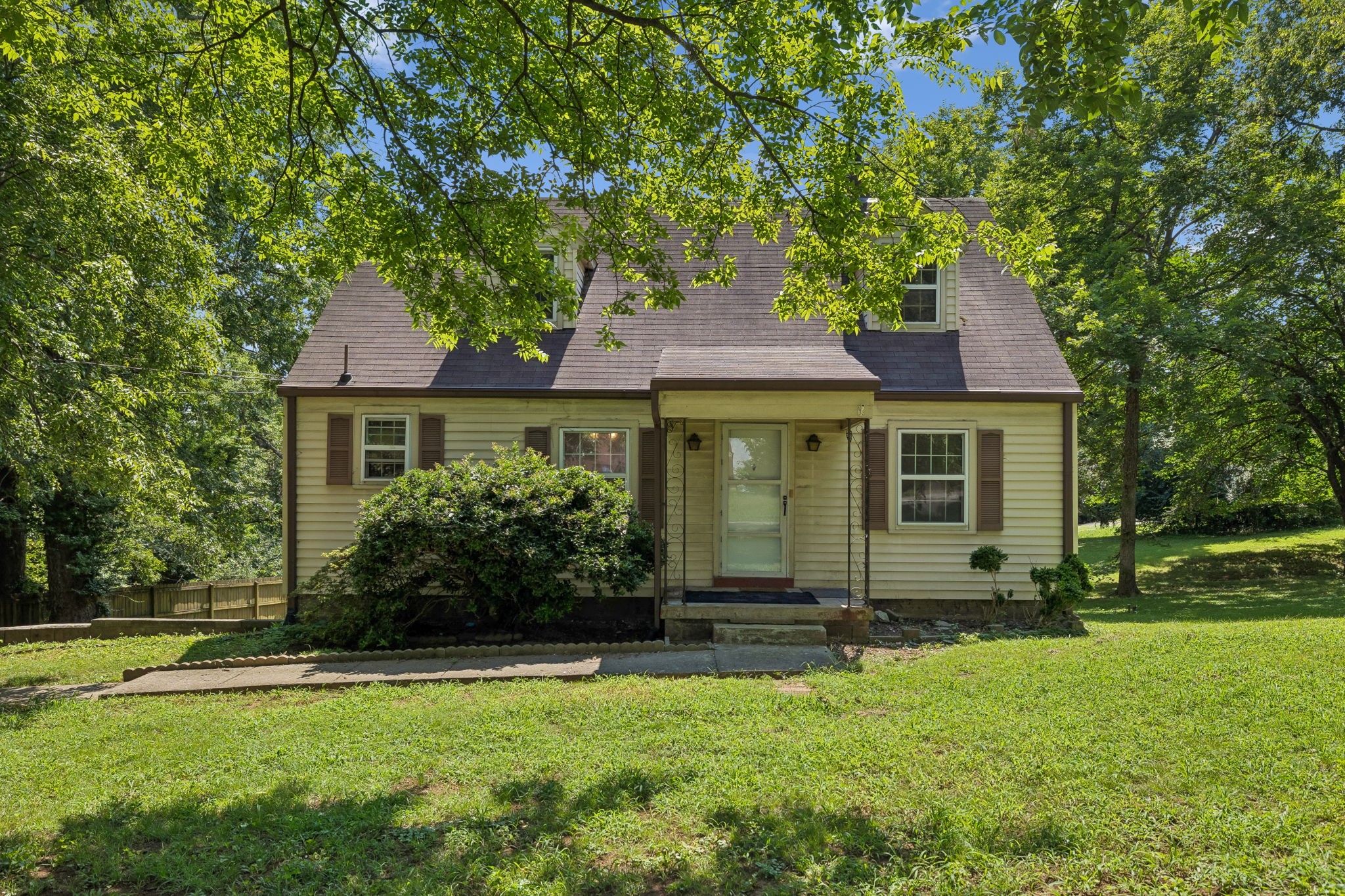 210 Cliffdale Rd