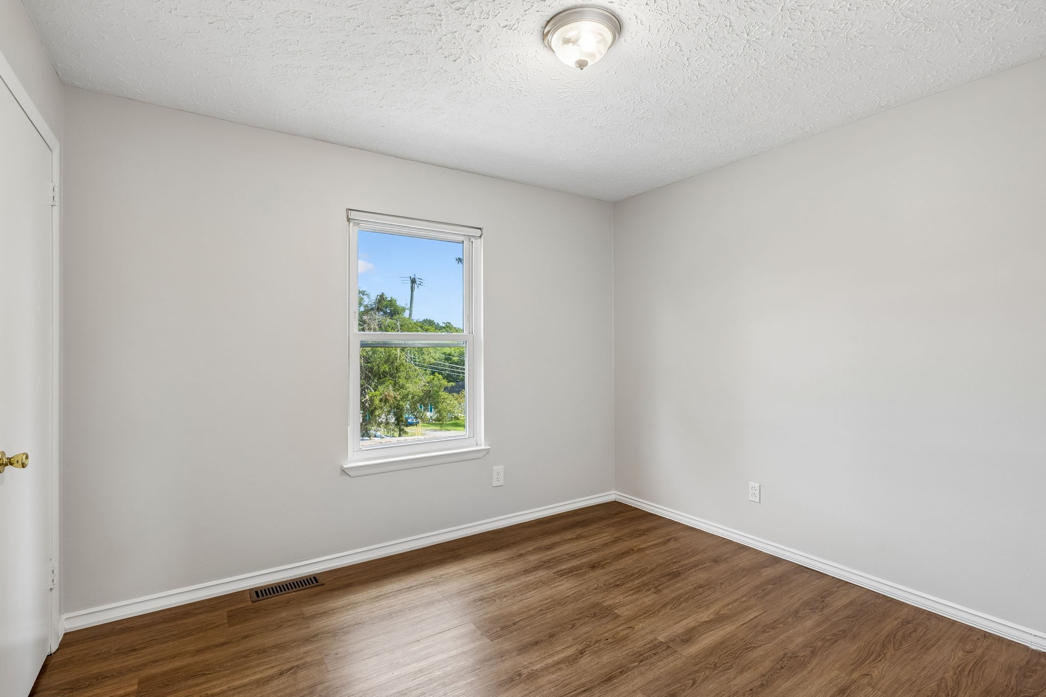 211 Archwood Dr