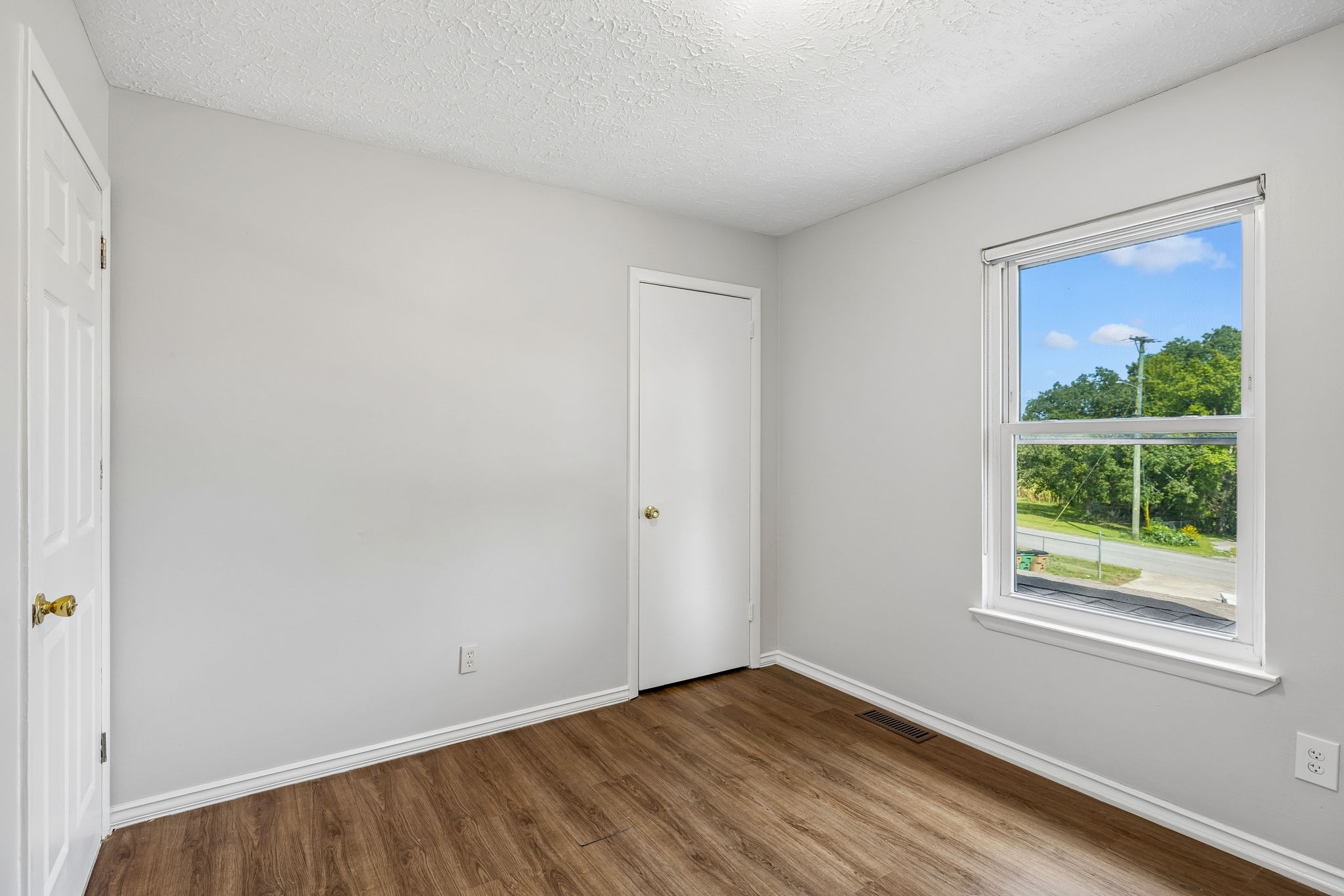 211 Archwood Dr