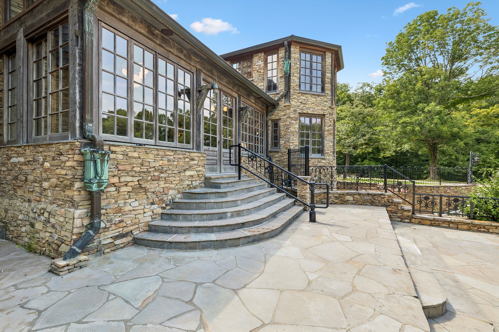 1374 Peter Pond Rd