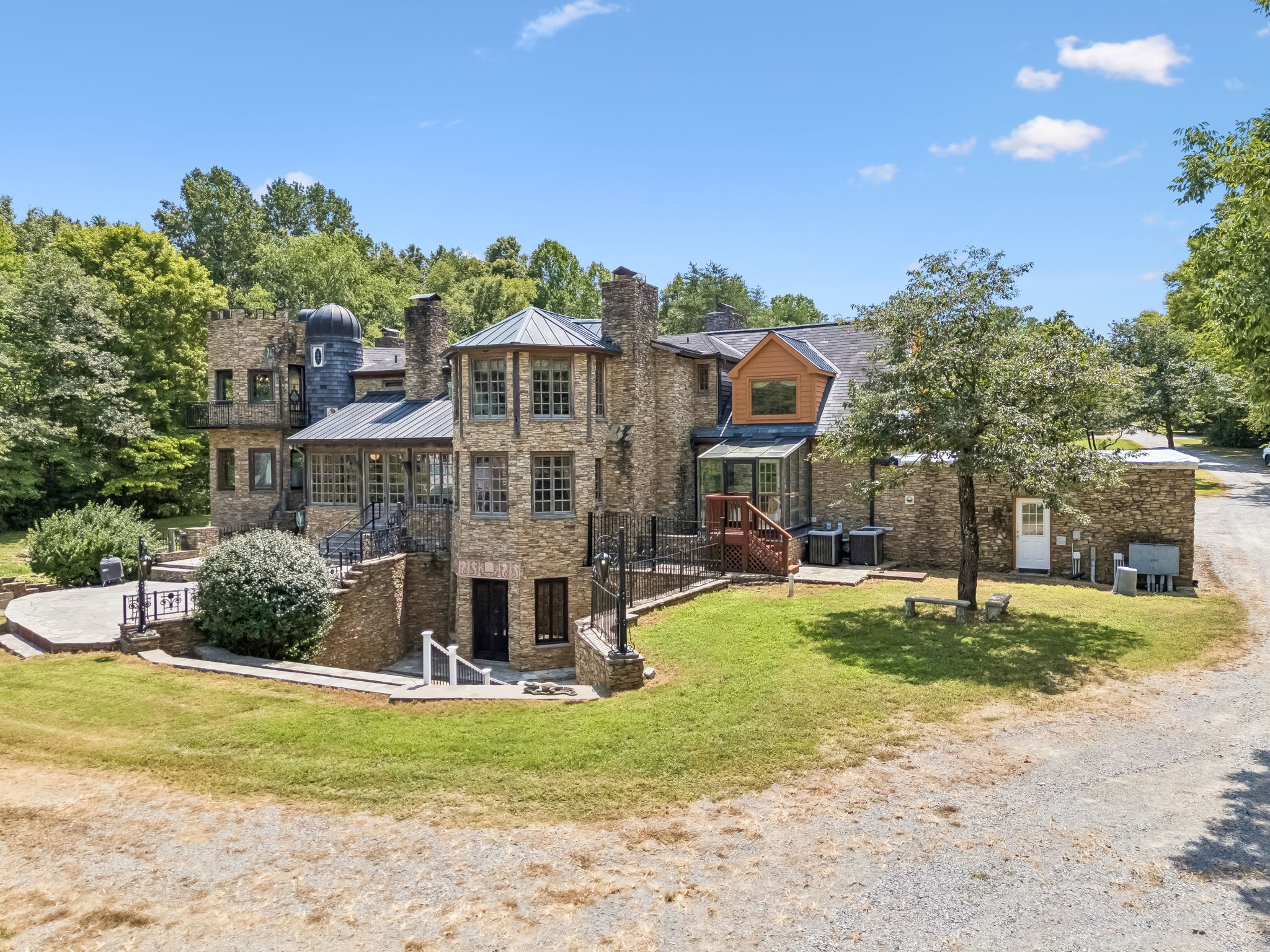 1374 Peter Pond Rd
