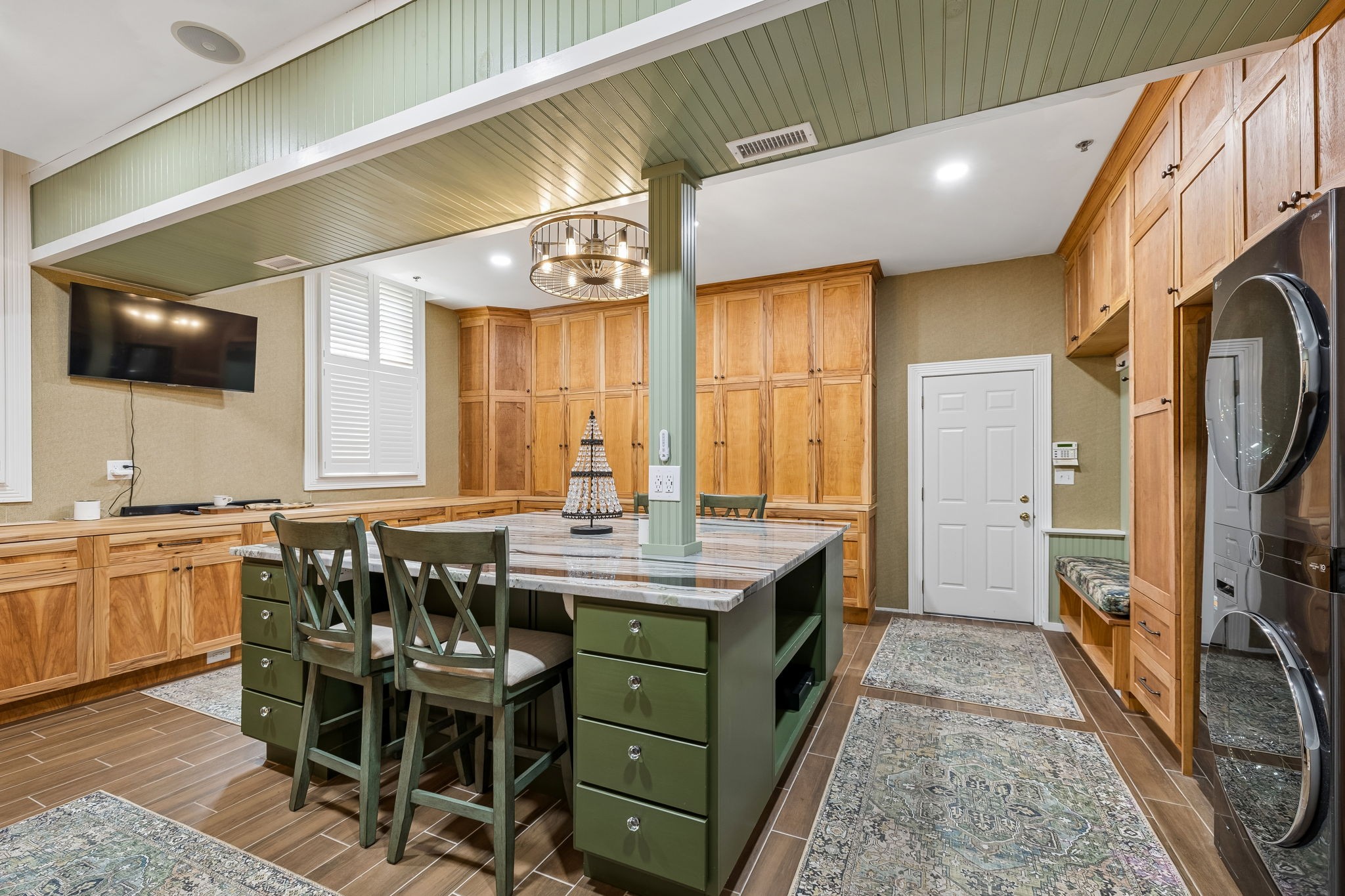 1374 Peter Pond Rd