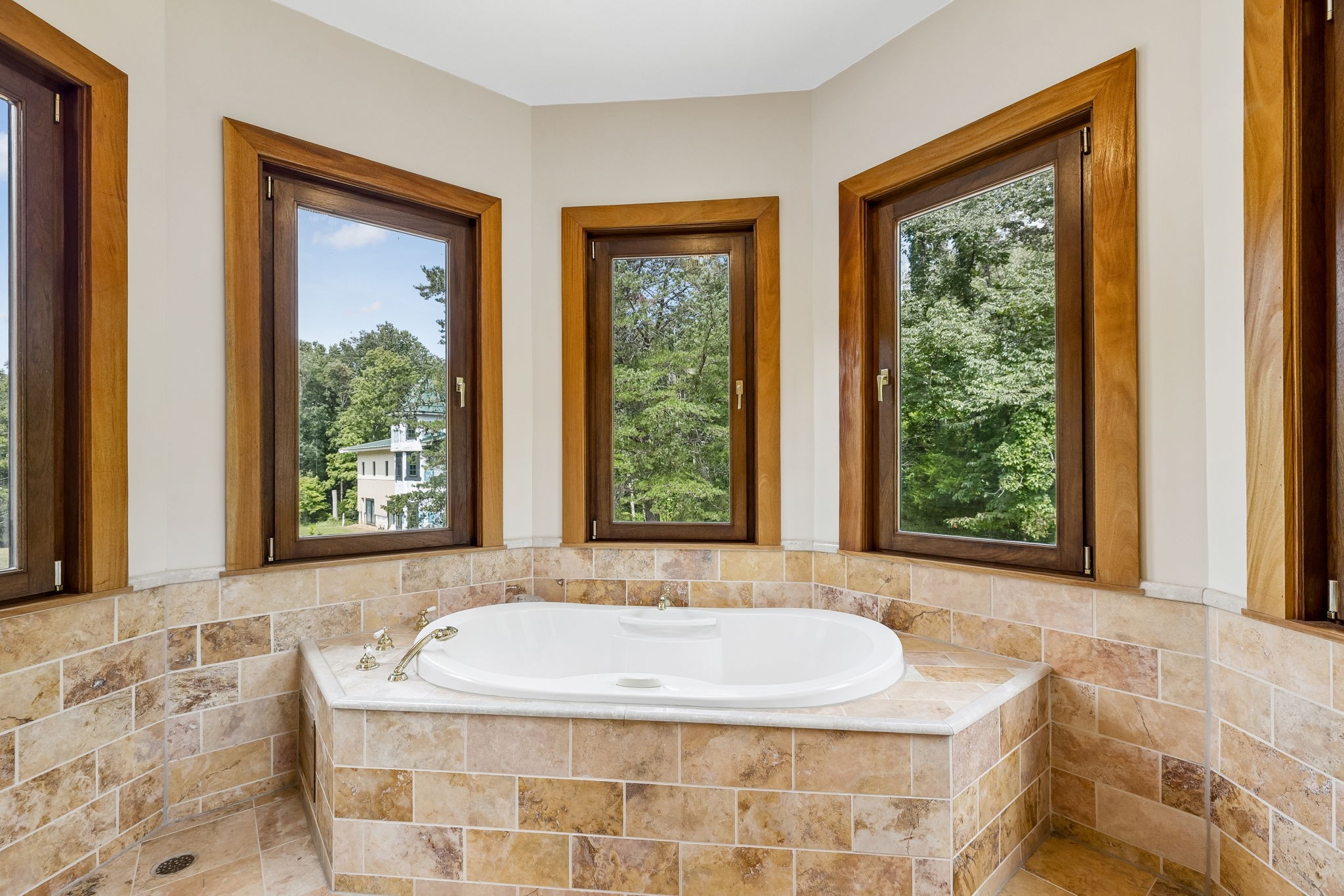 1374 Peter Pond Rd