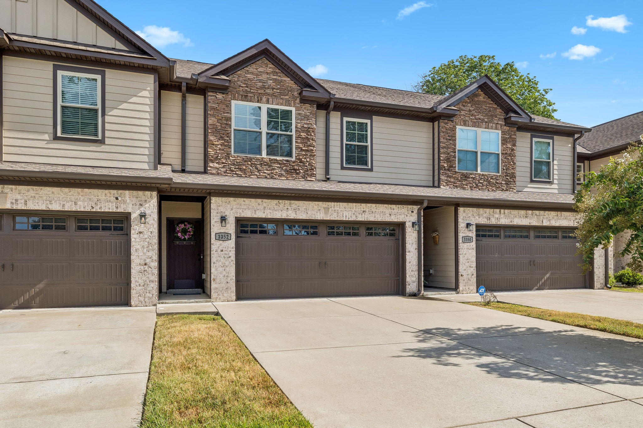 3352 Alta Ln