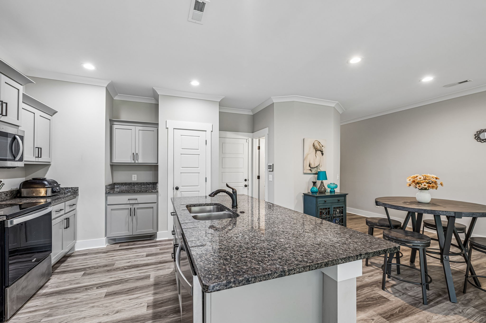 3352 Alta Ln