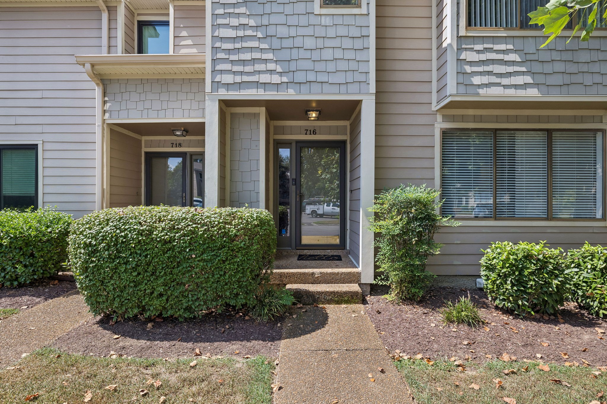 716 Barlin Ct