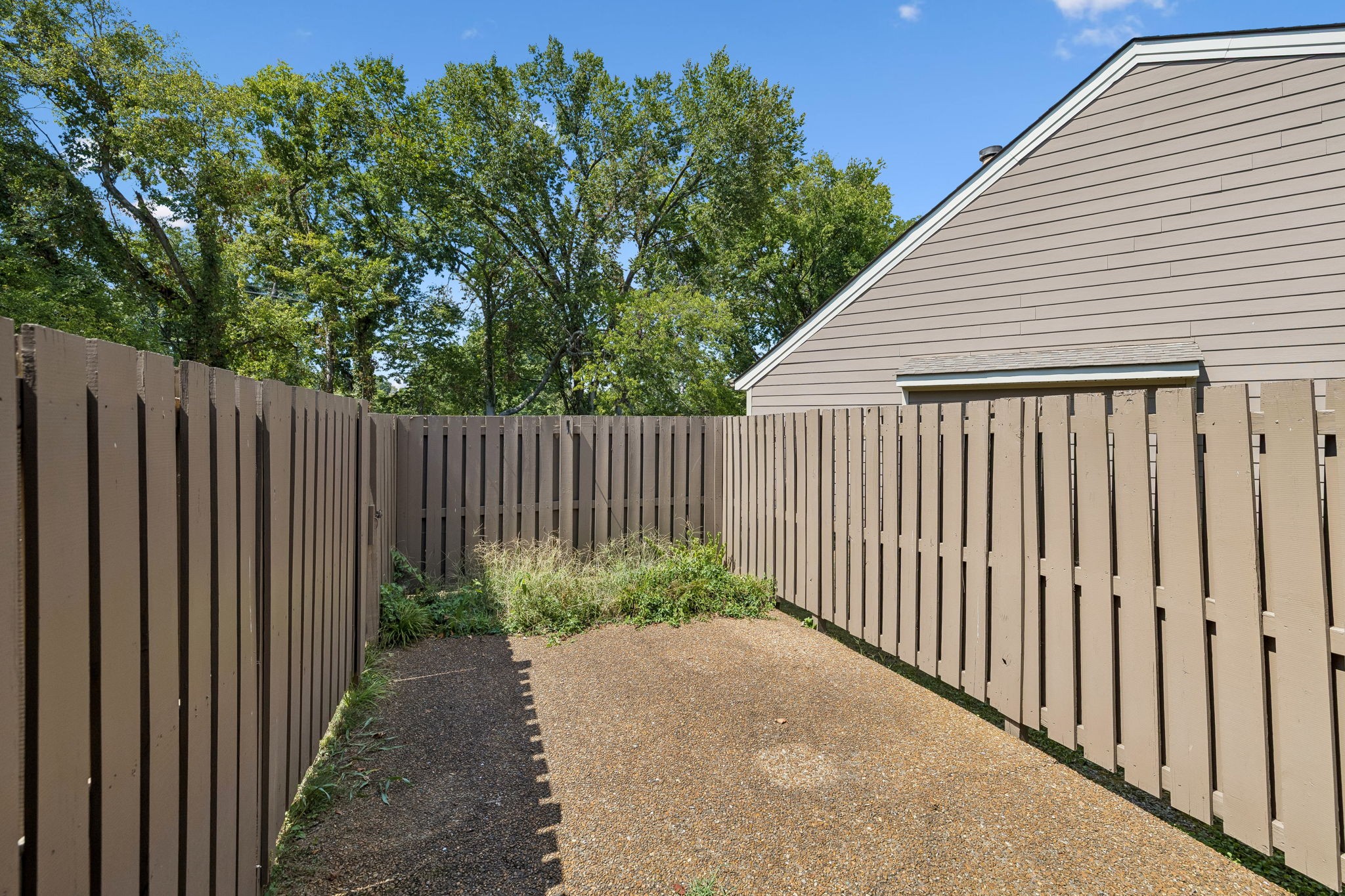 716 Barlin Ct