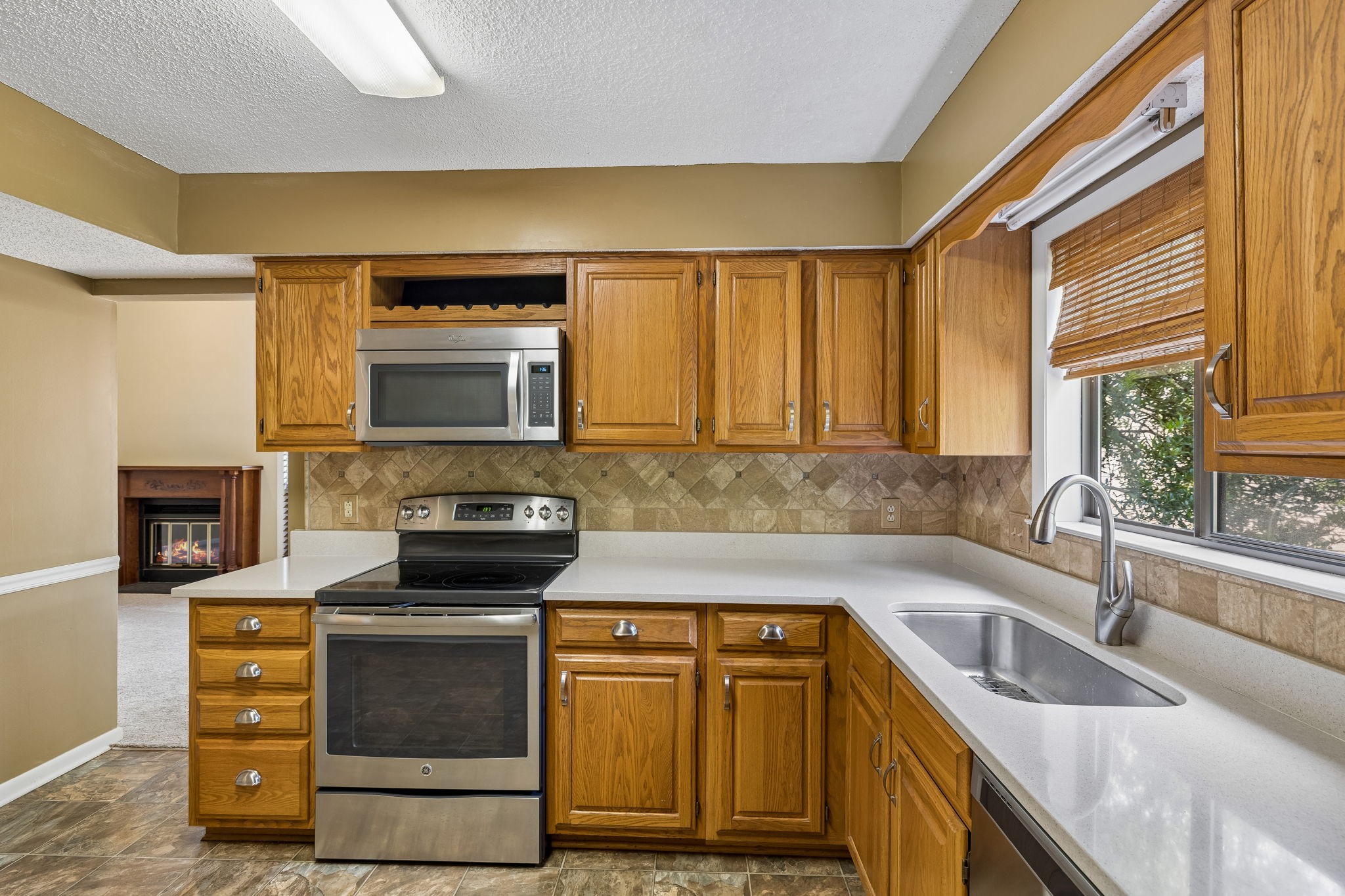 716 Barlin Ct