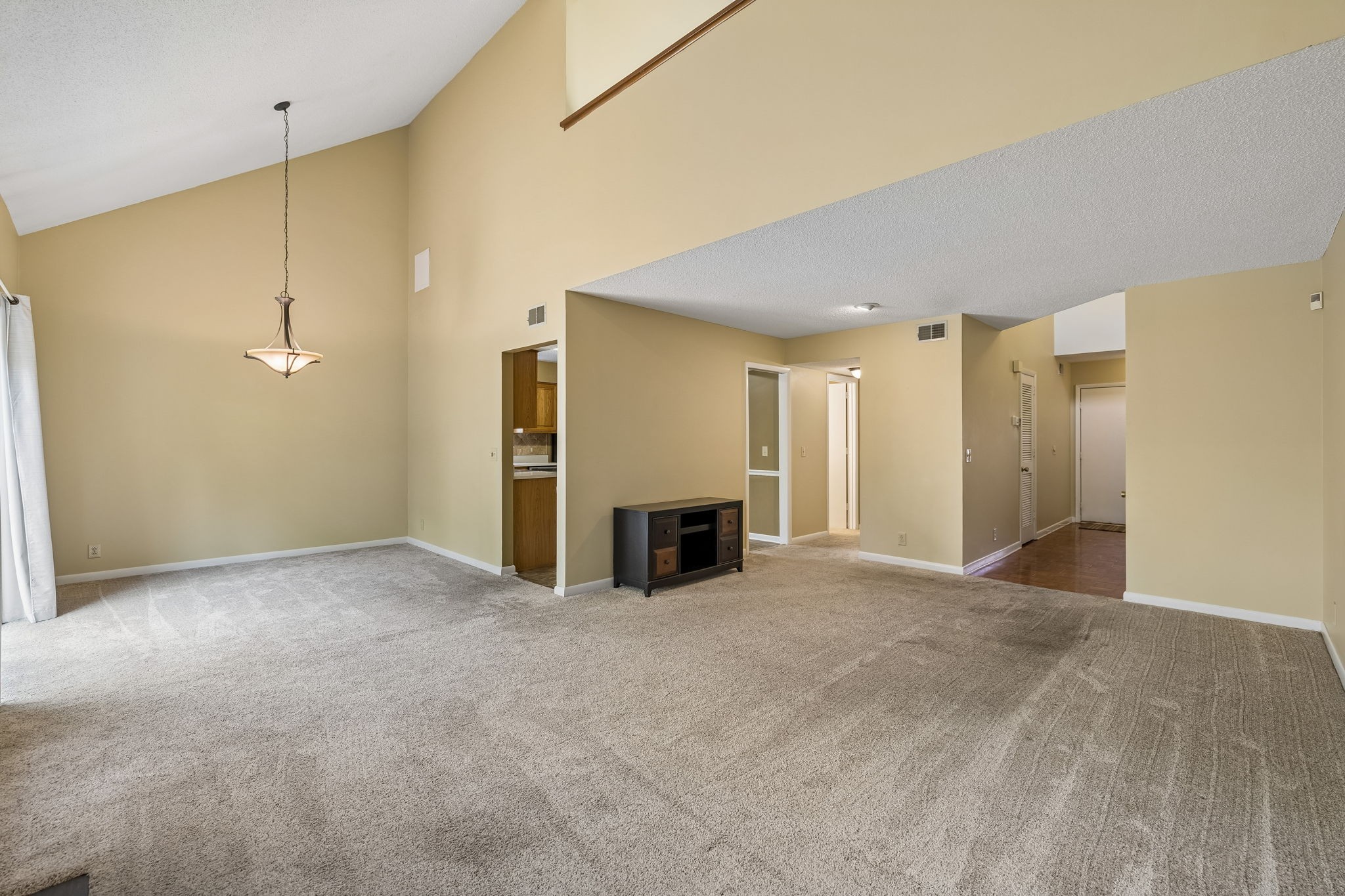 716 Barlin Ct