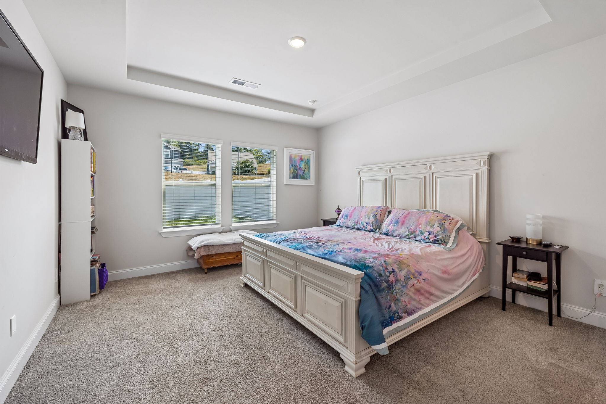 4877 Myra Dr