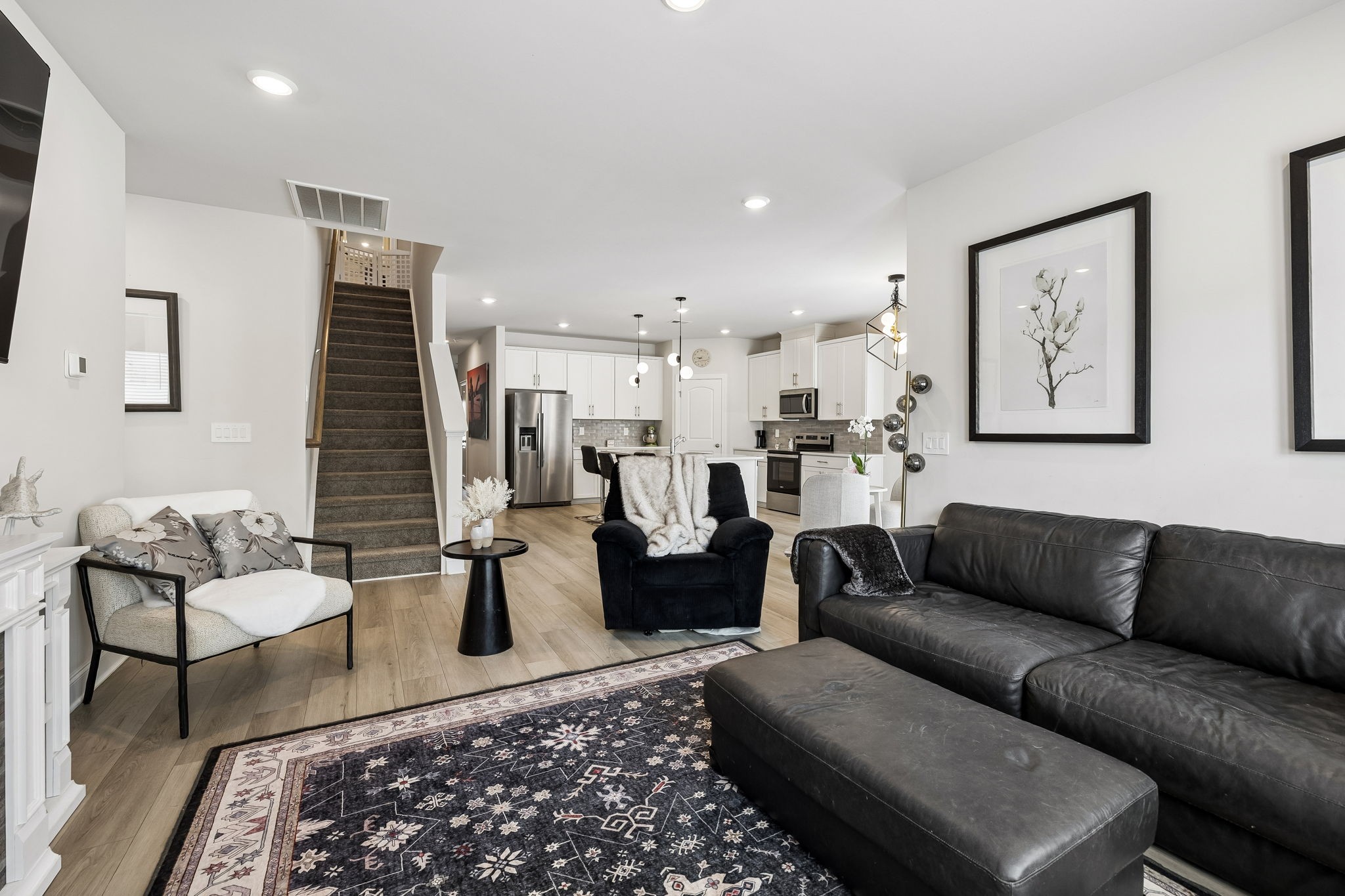 4877 Myra Dr
