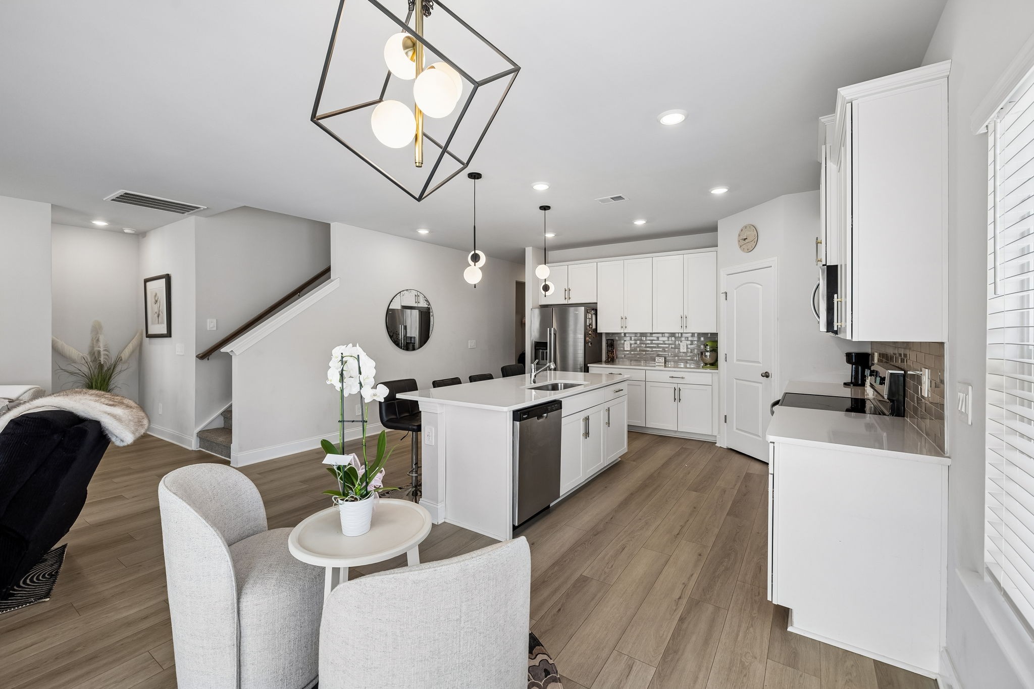 4877 Myra Dr