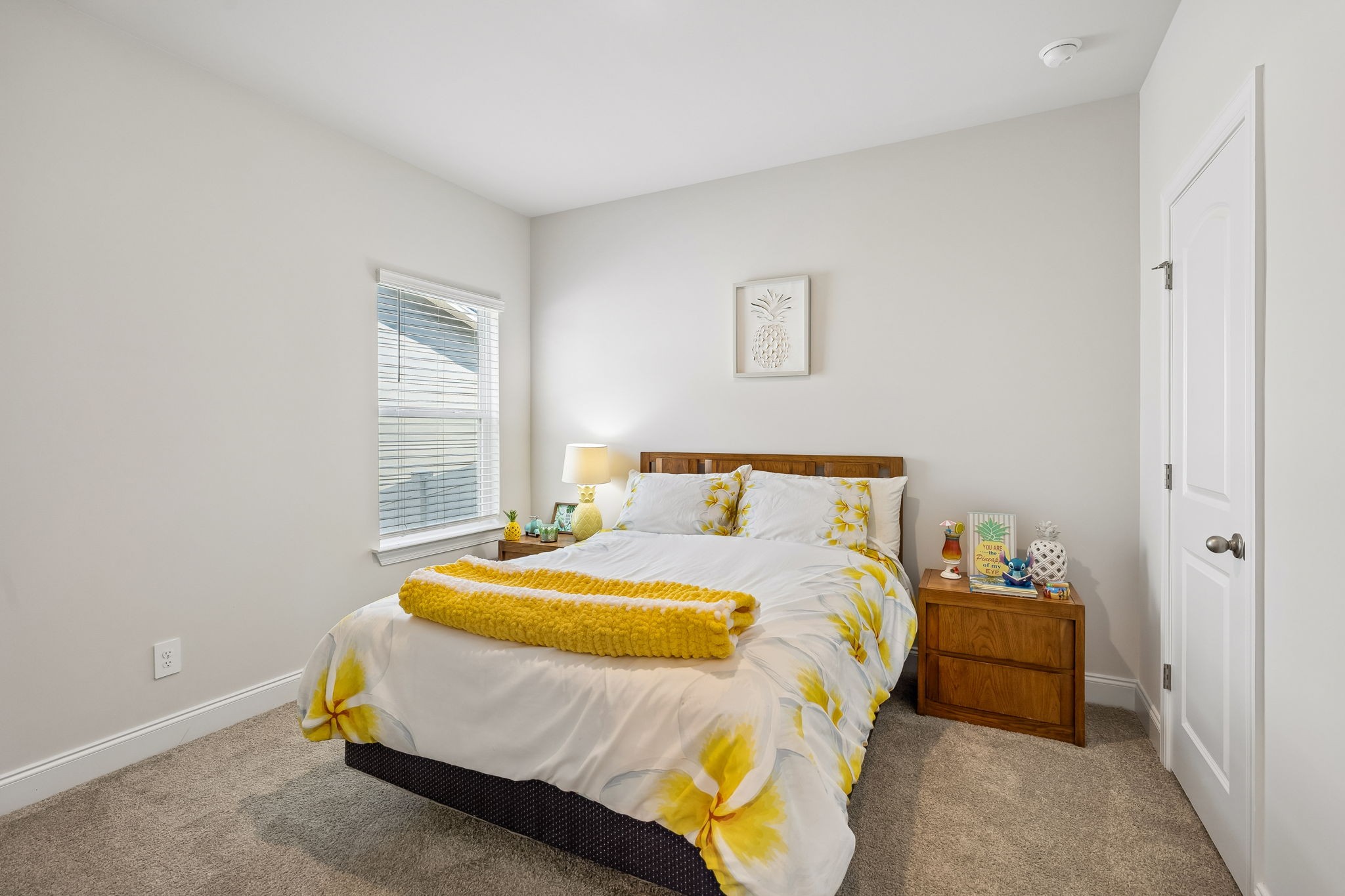 4877 Myra Dr