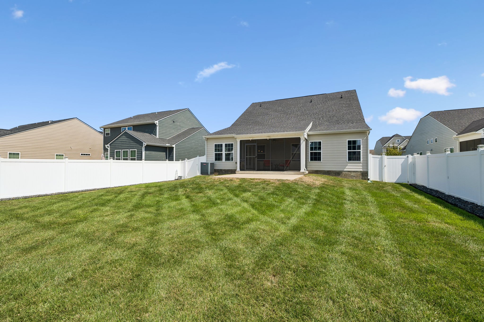 2852 Bluestem Ln