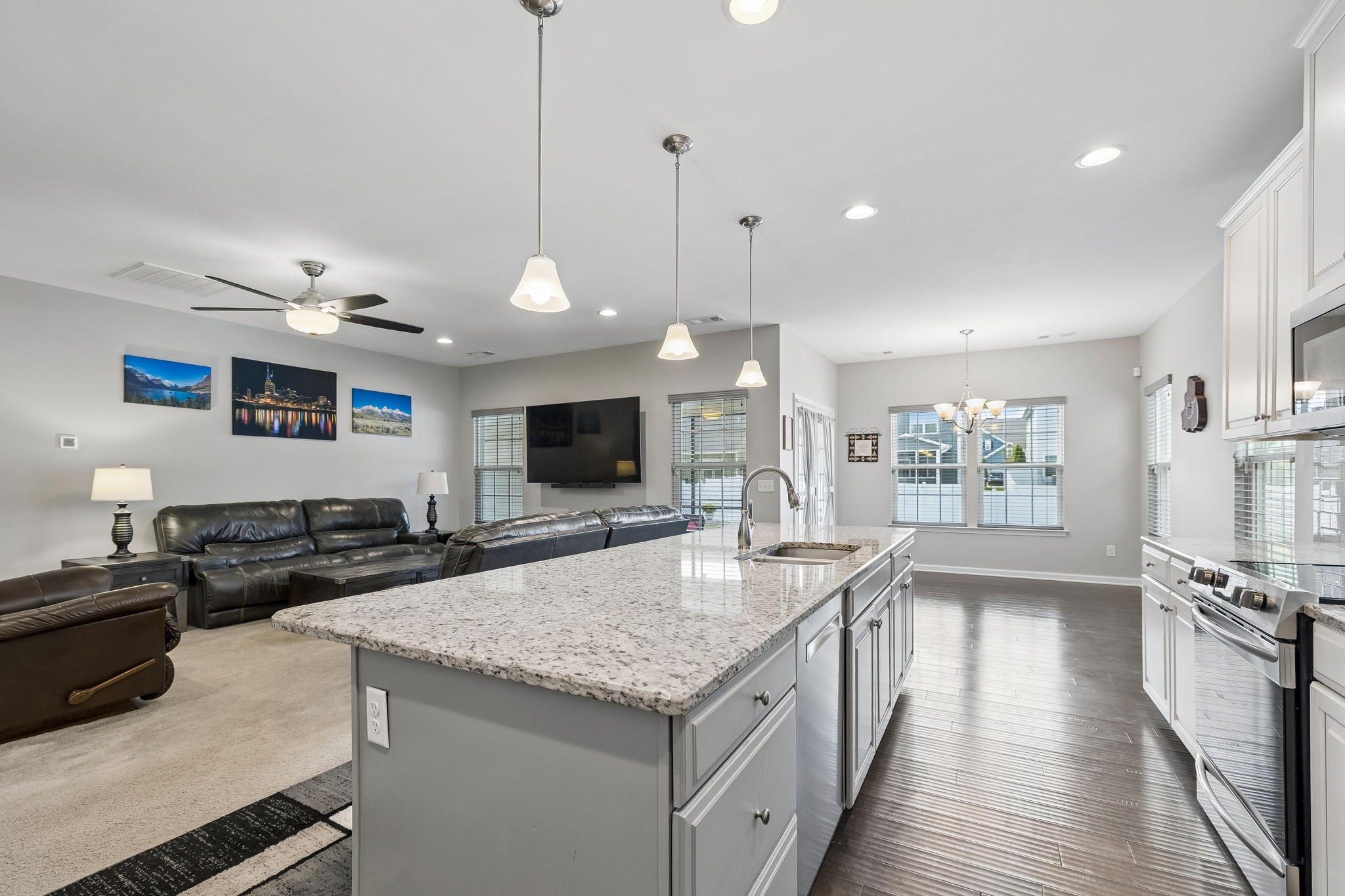 2852 Bluestem Ln