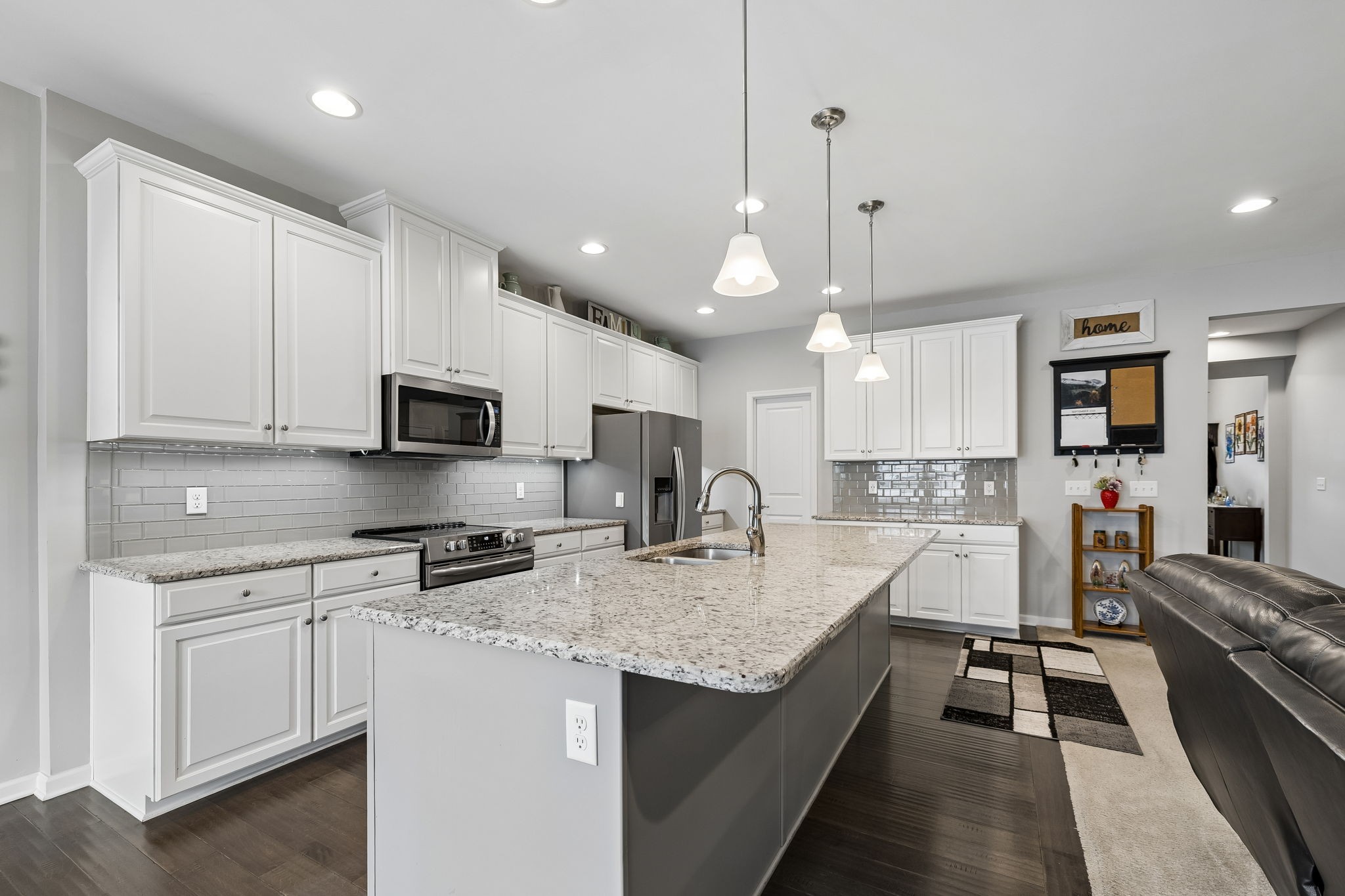 2852 Bluestem Ln