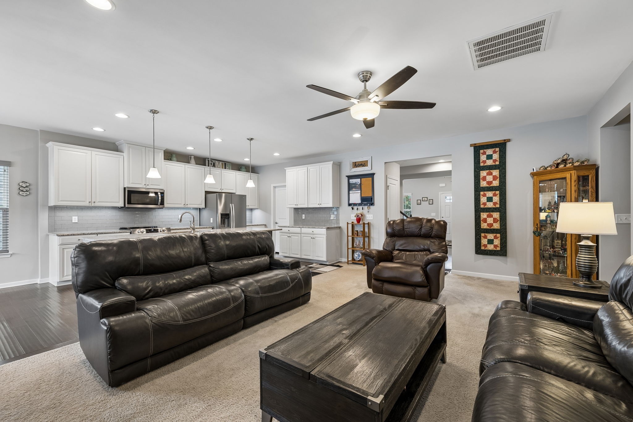 2852 Bluestem Ln
