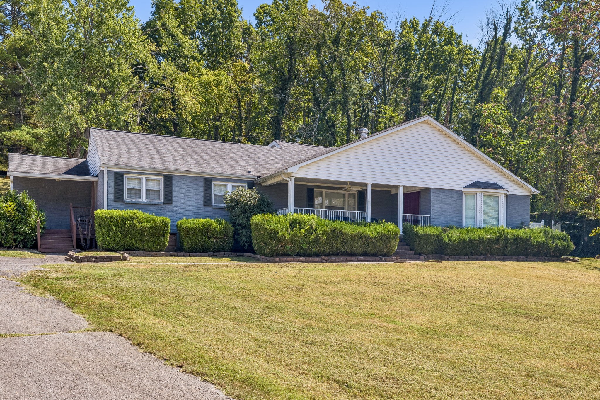 1332 S Dickerson Rd