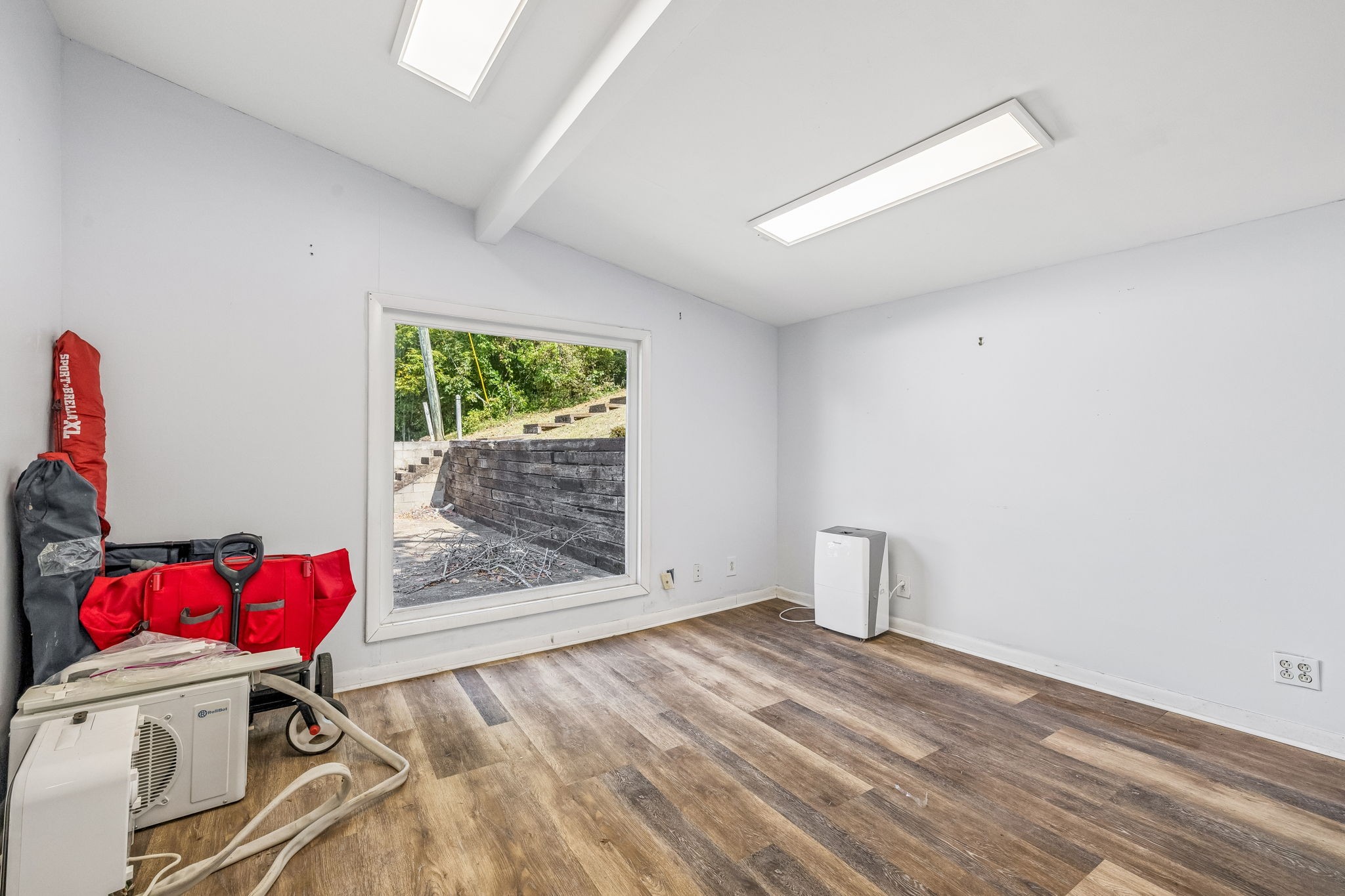 1332 S Dickerson Rd