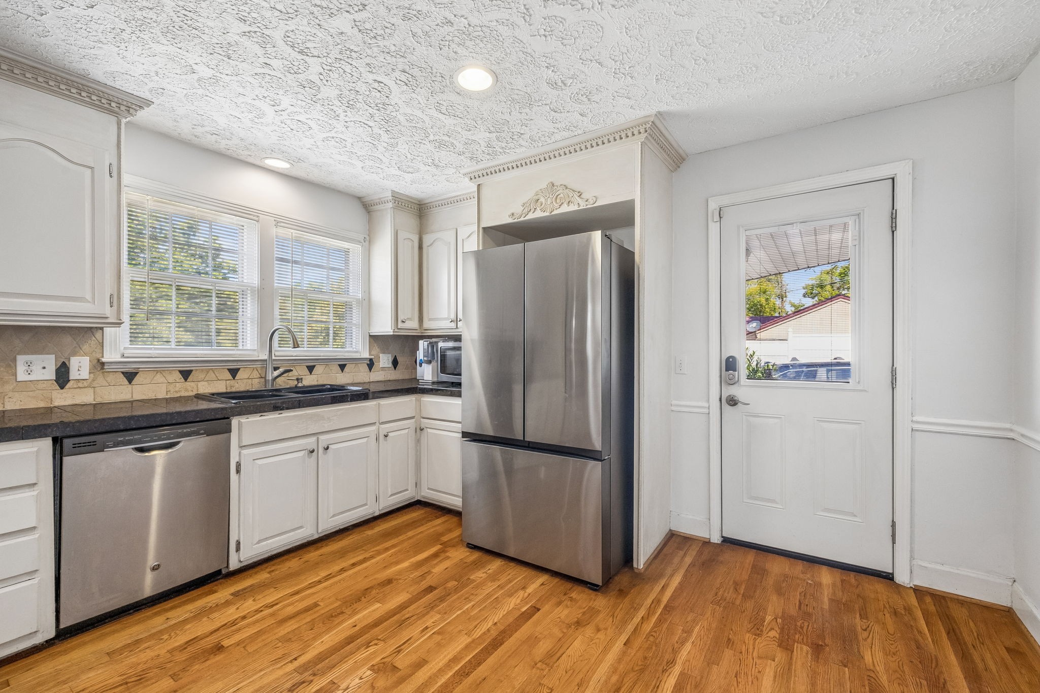 1332 S Dickerson Rd