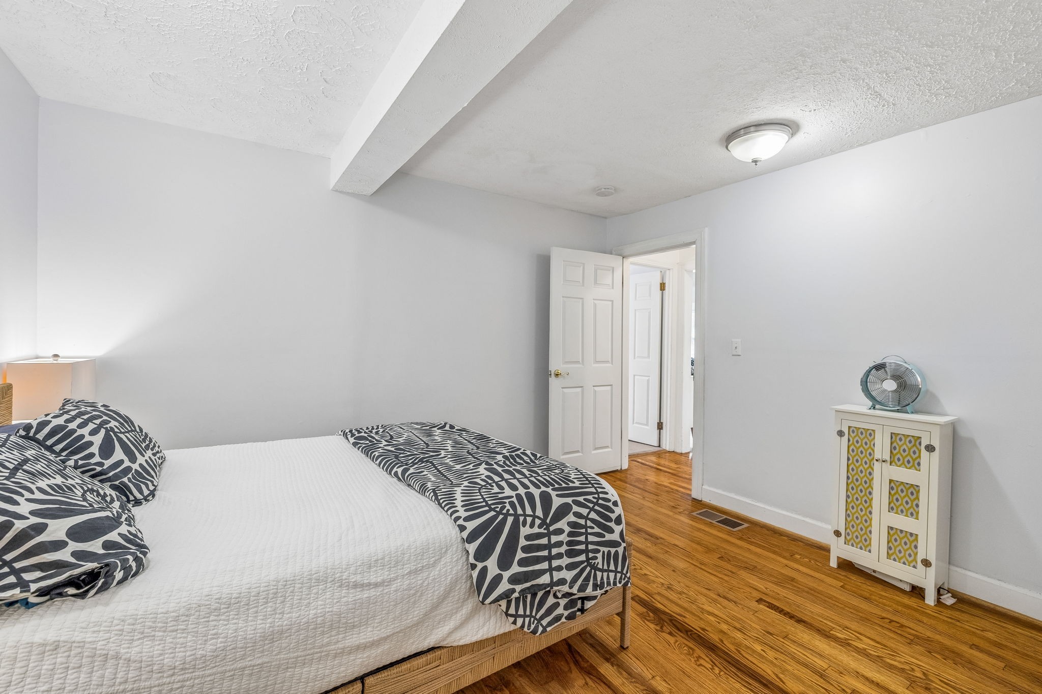 1332 S Dickerson Rd